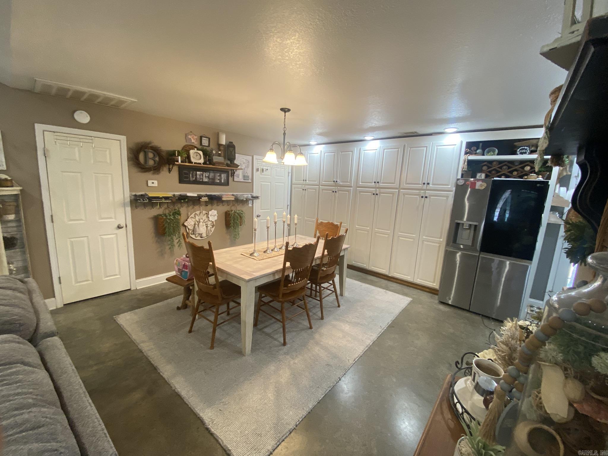 656  Pitard  Mountain View, AR