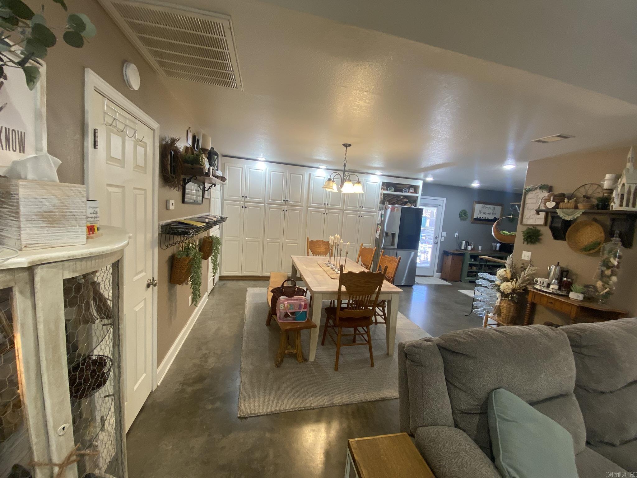 656  Pitard  Mountain View, AR