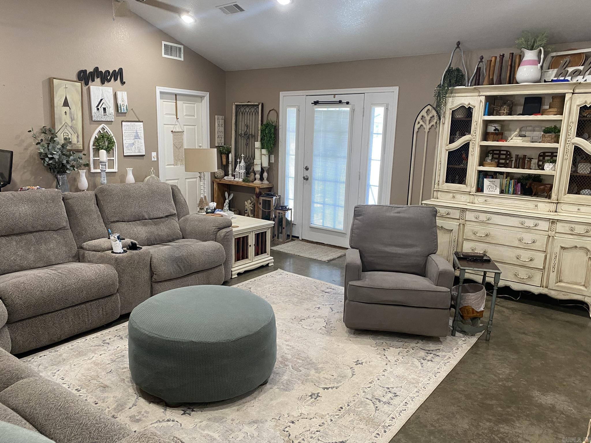 656  Pitard  Mountain View, AR