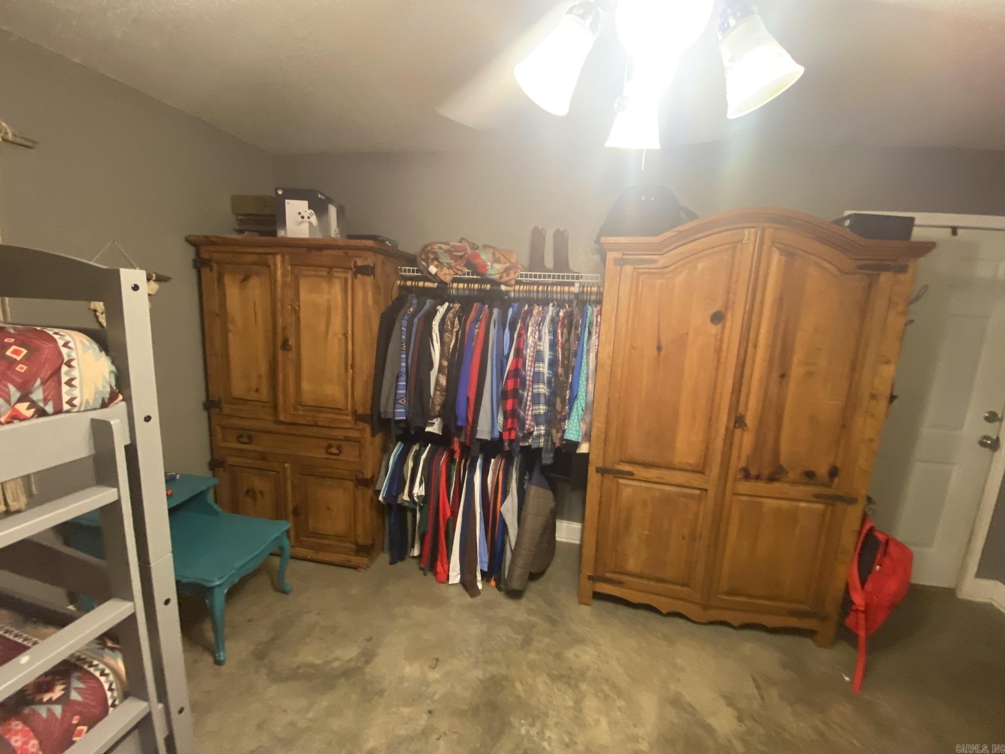 656  Pitard  Mountain View, AR