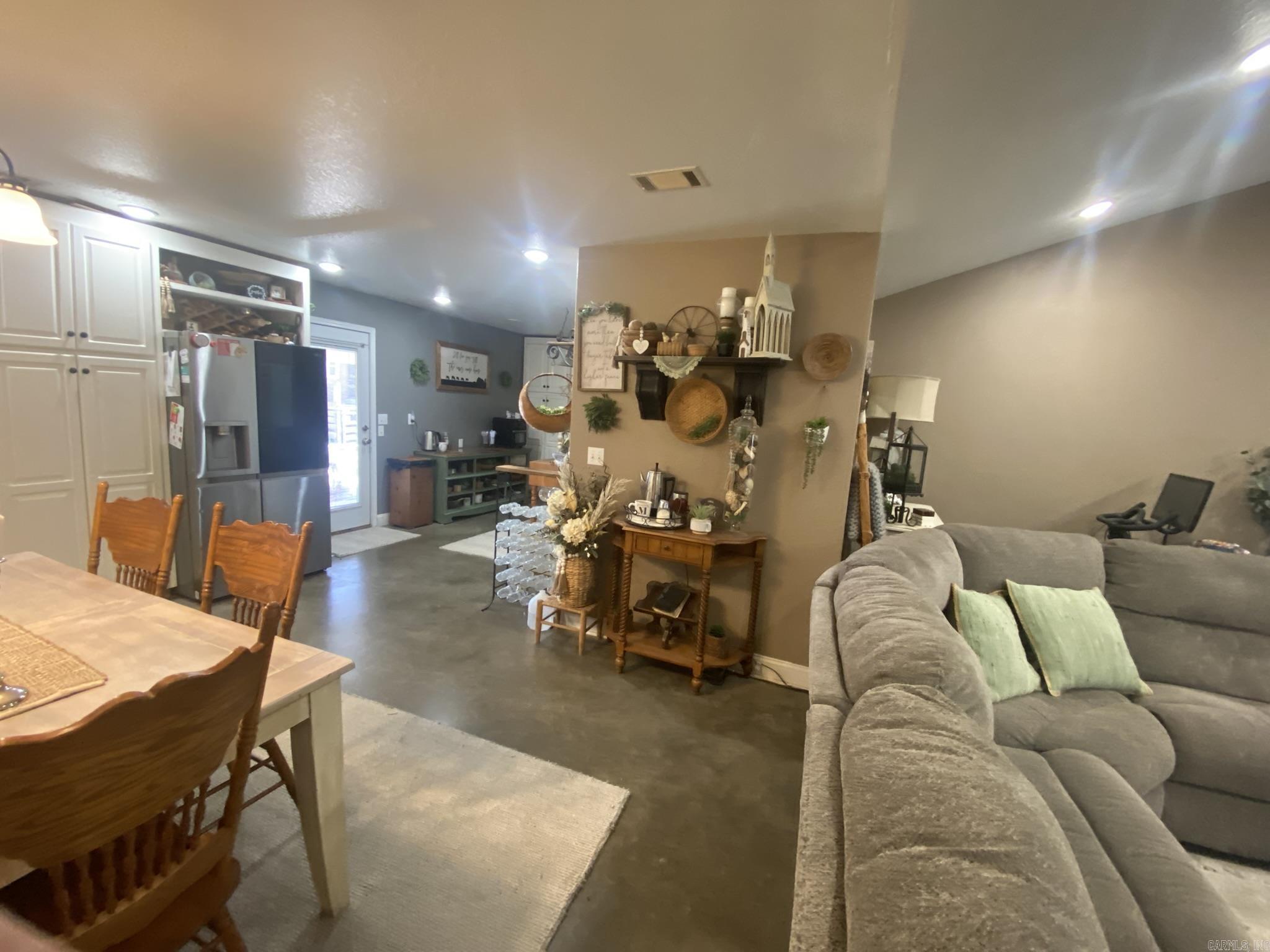 656  Pitard  Mountain View, AR