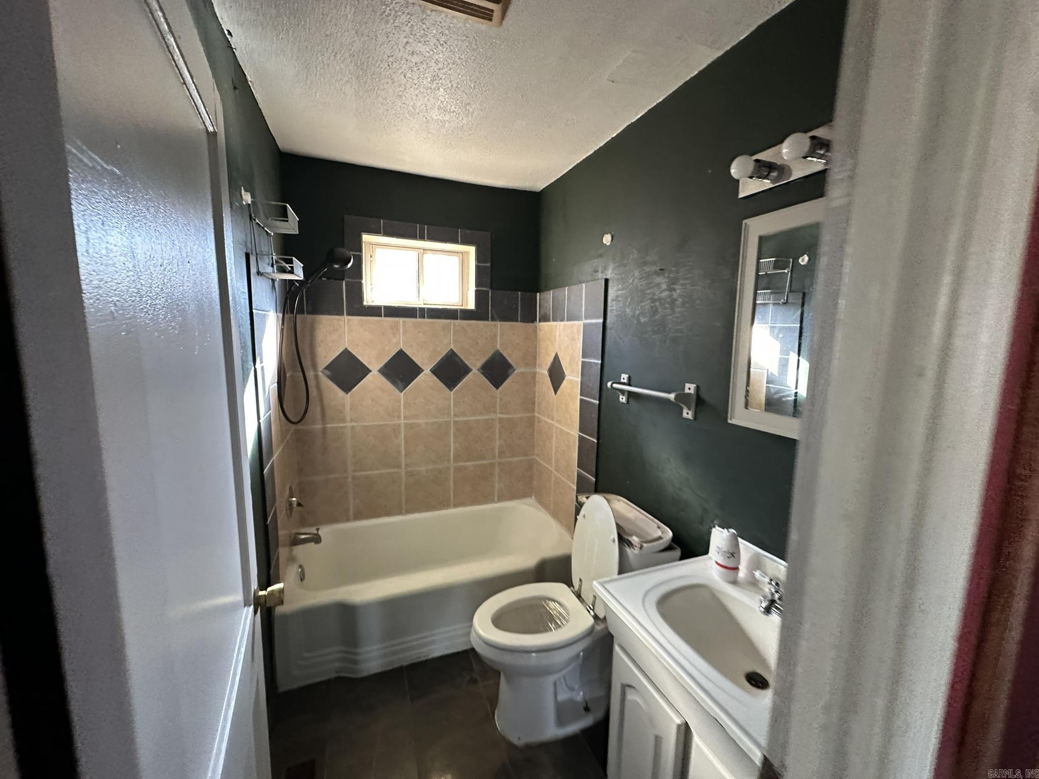 1522  Bracy  Little Rock, AR