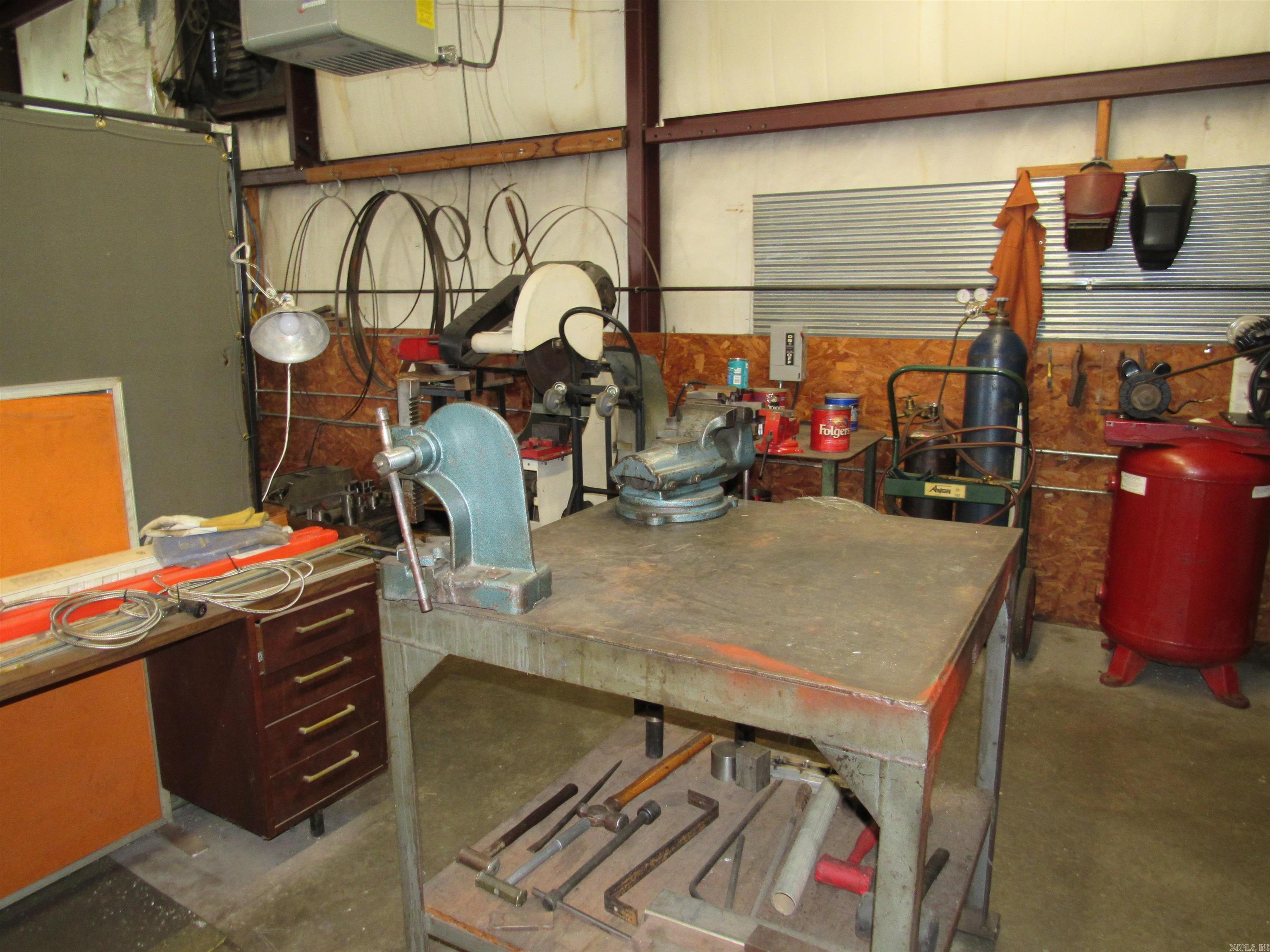 1611 W BROADWAY  Morrilton, AR