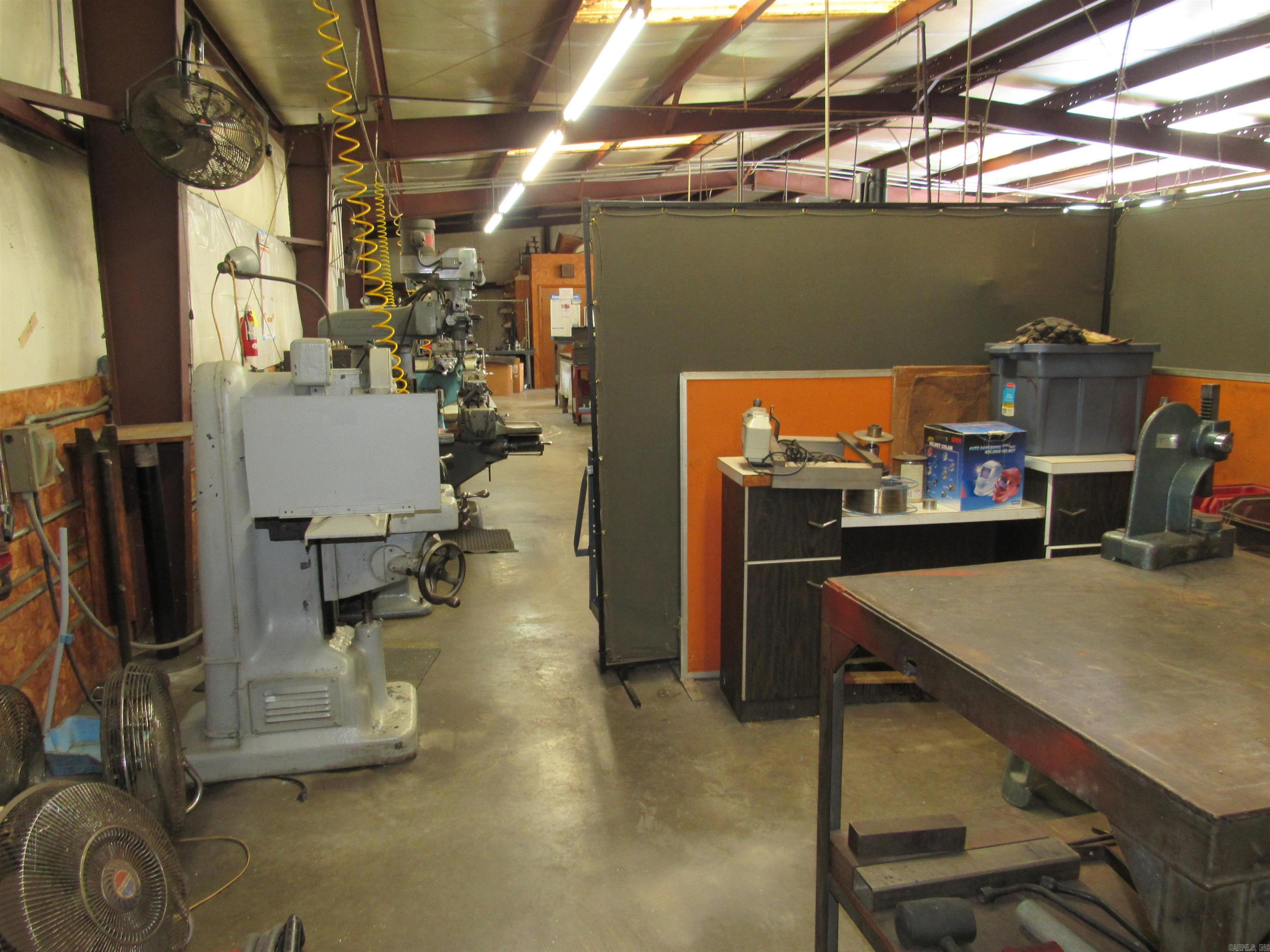 1611 W BROADWAY  Morrilton, AR