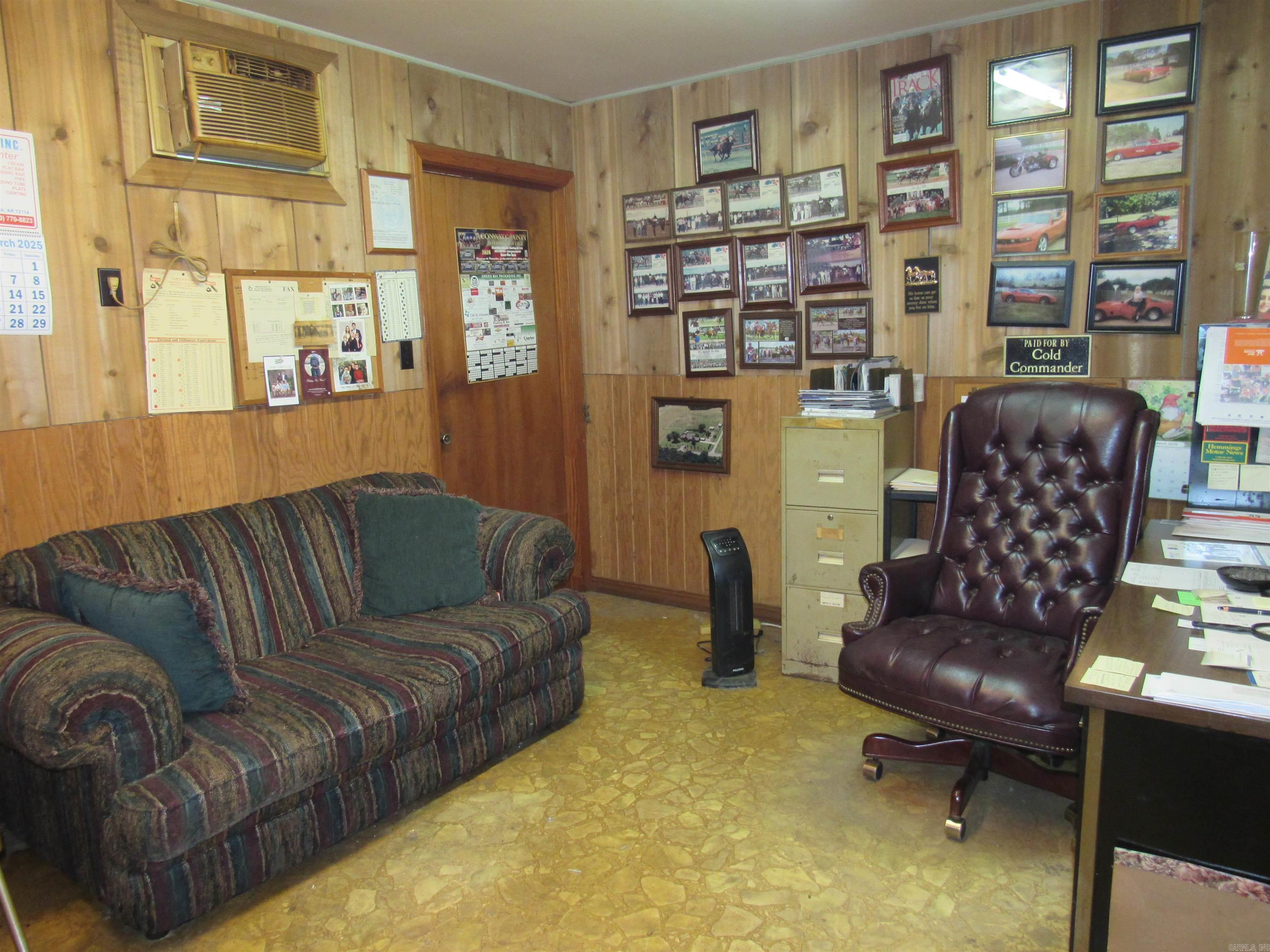 1611 W BROADWAY  Morrilton, AR