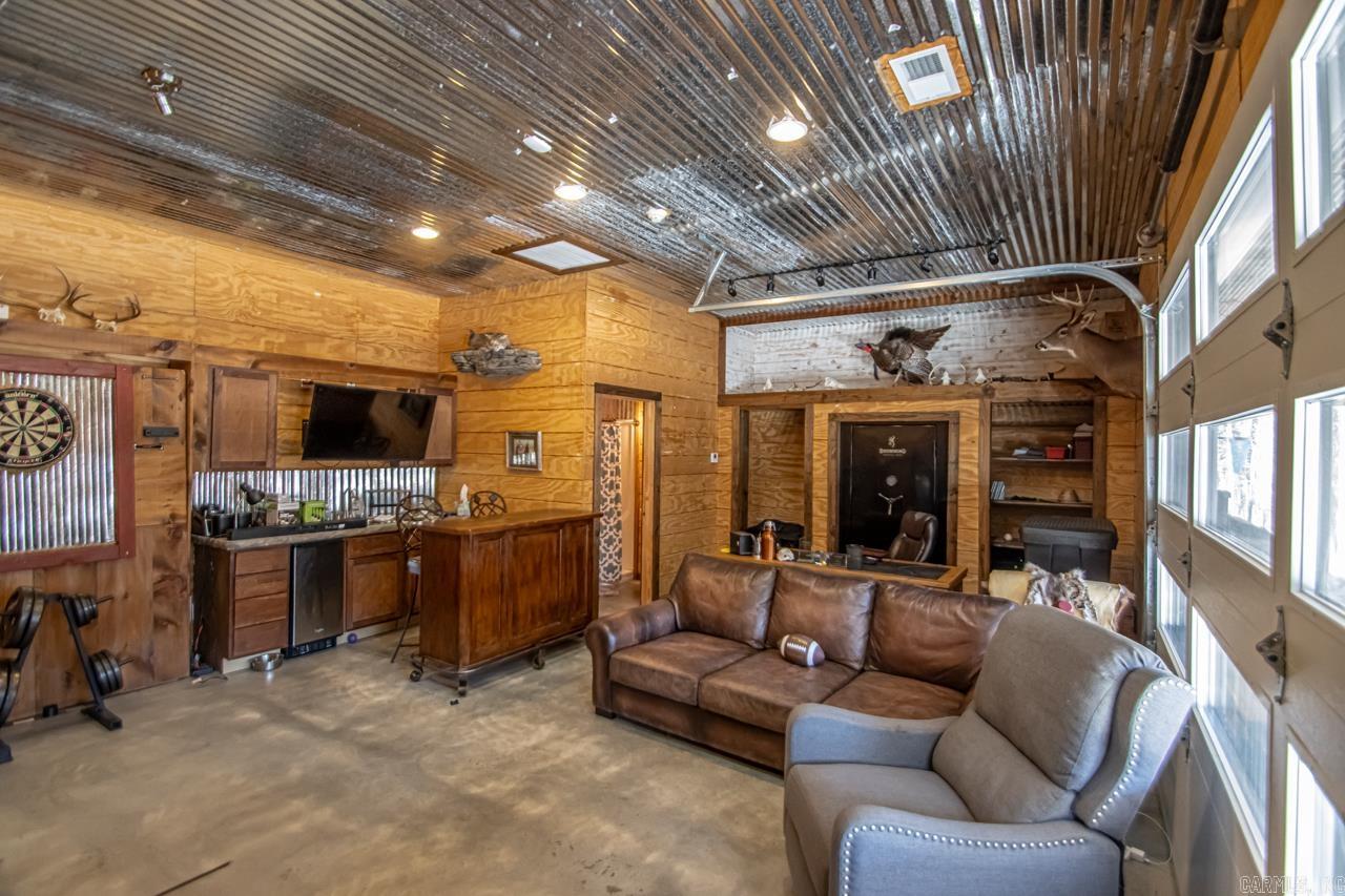 1520  Midland  Alexander, AR
