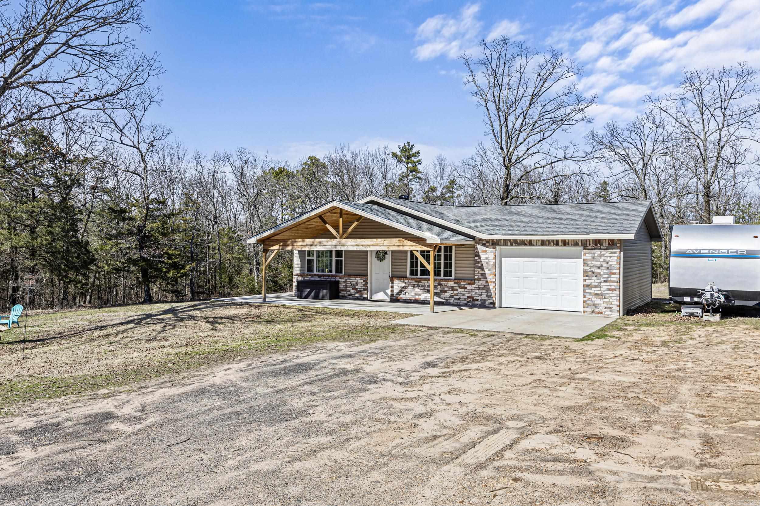 7136  Highway 333  London, AR