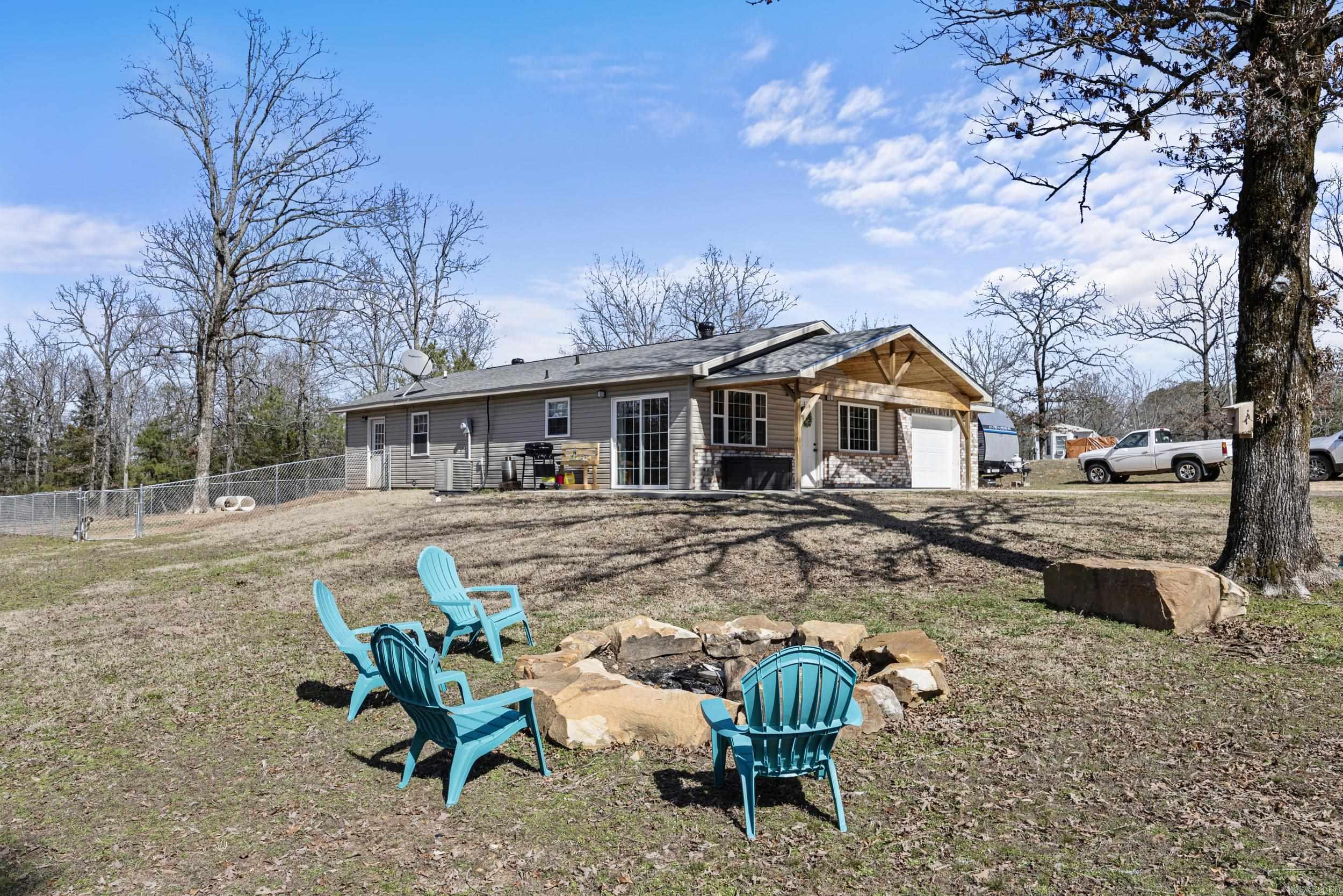 7136  Highway 333  London, AR