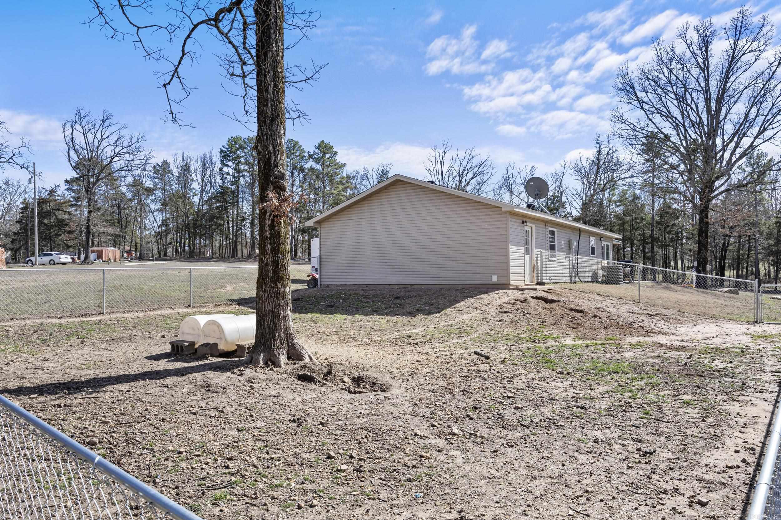 7136  Highway 333  London, AR