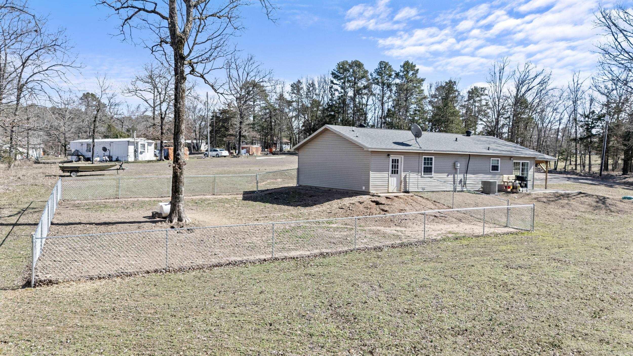 7136  Highway 333  London, AR