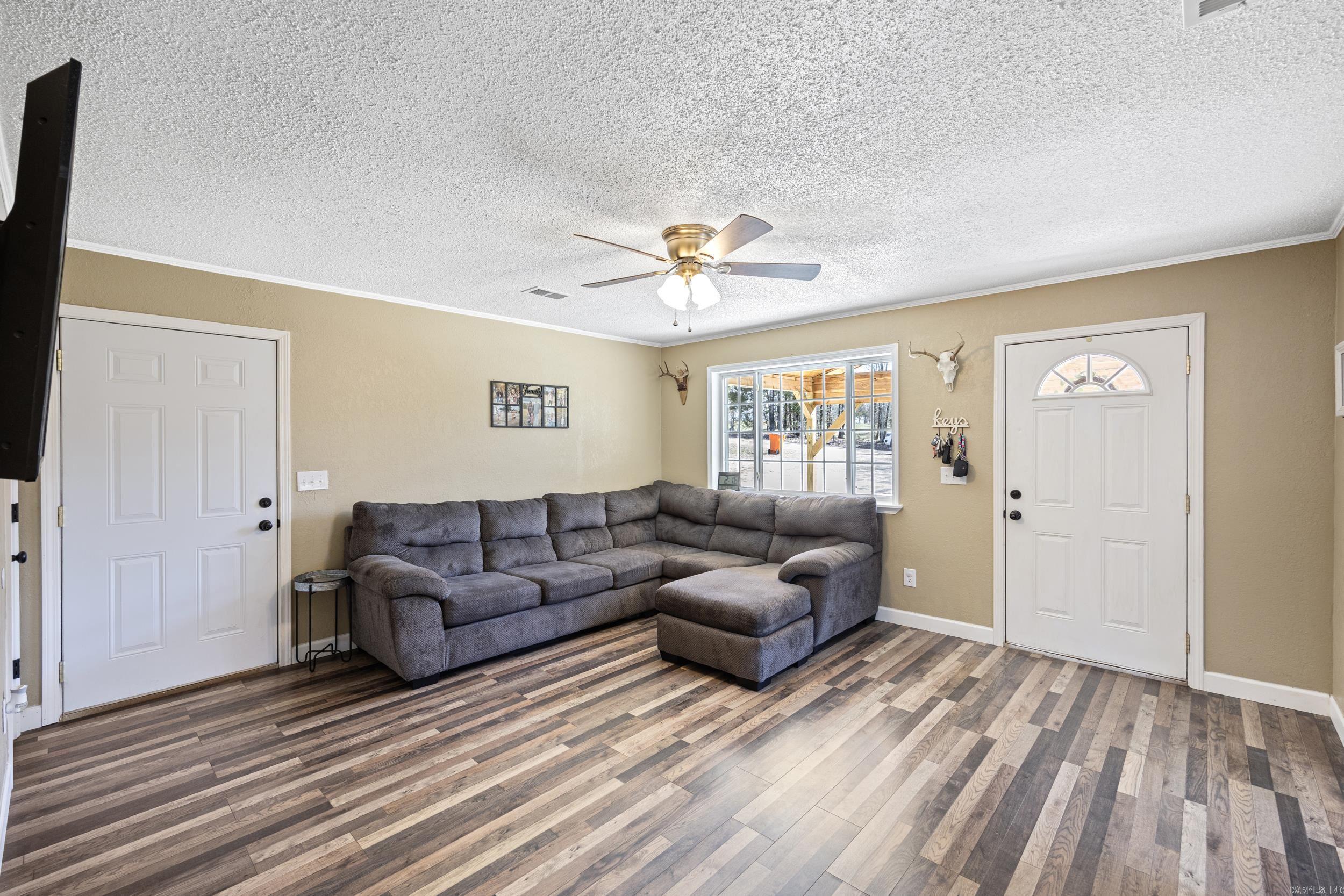7136  Highway 333  London, AR