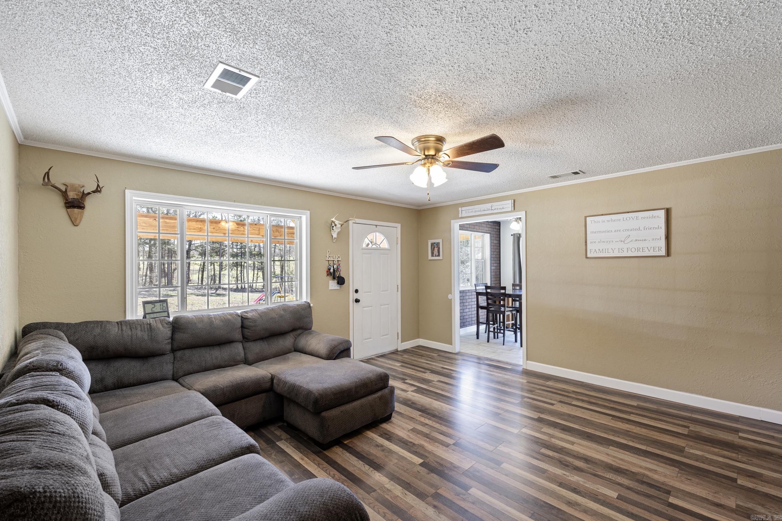 7136  Highway 333  London, AR