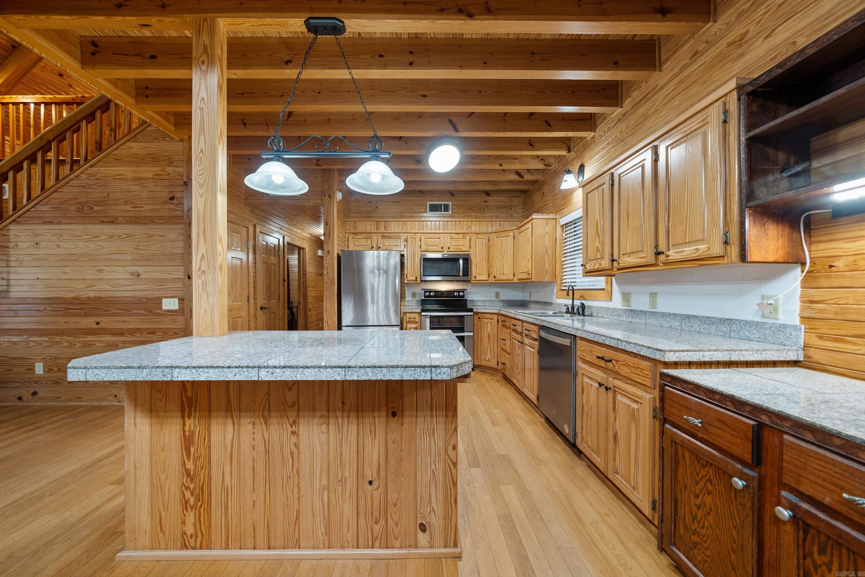 89  Woodland Springs  Mount Ida, AR