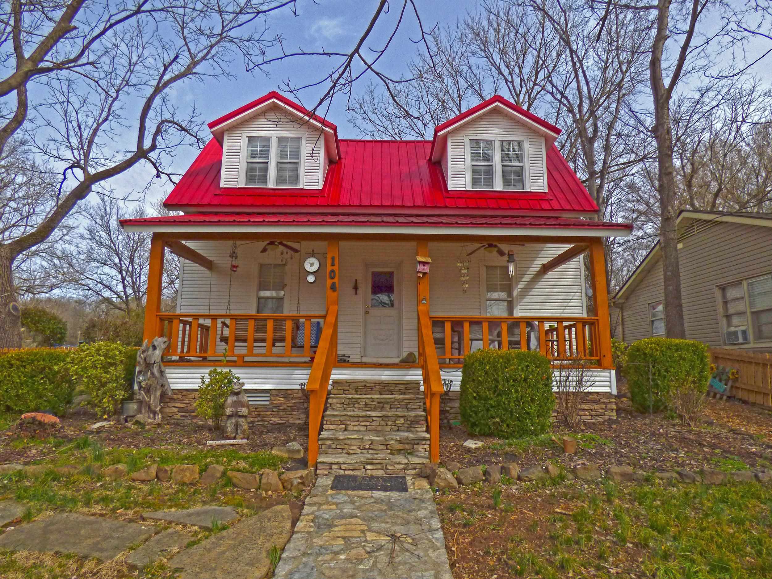 104 E Third  Hardy, AR