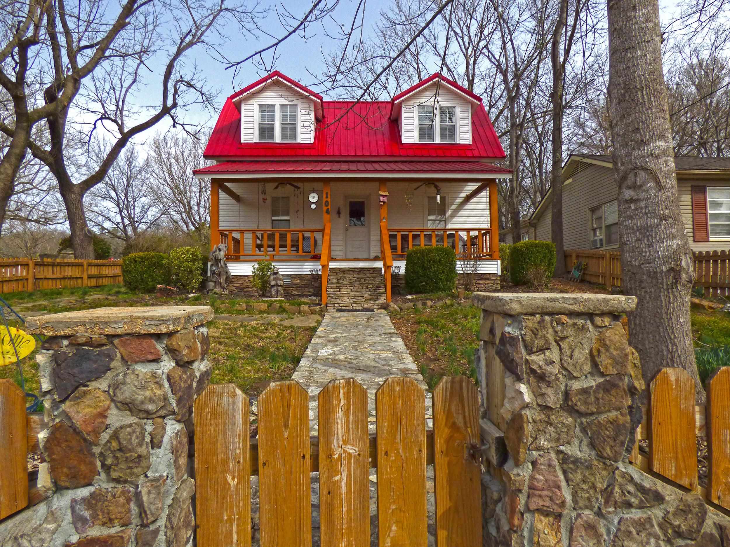 104 E Third  Hardy, AR