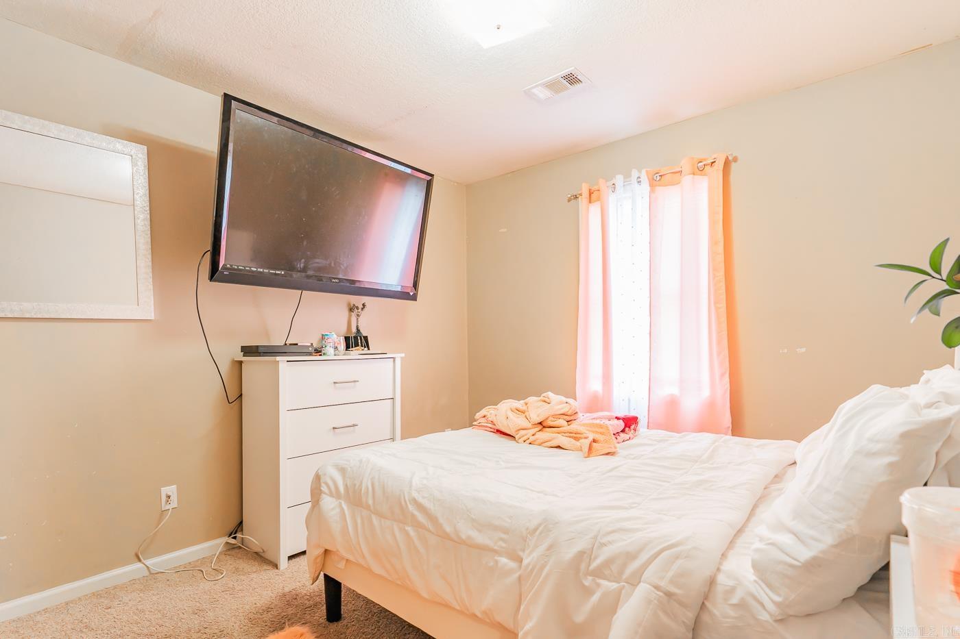 2807  Breezewood  Jonesboro, AR