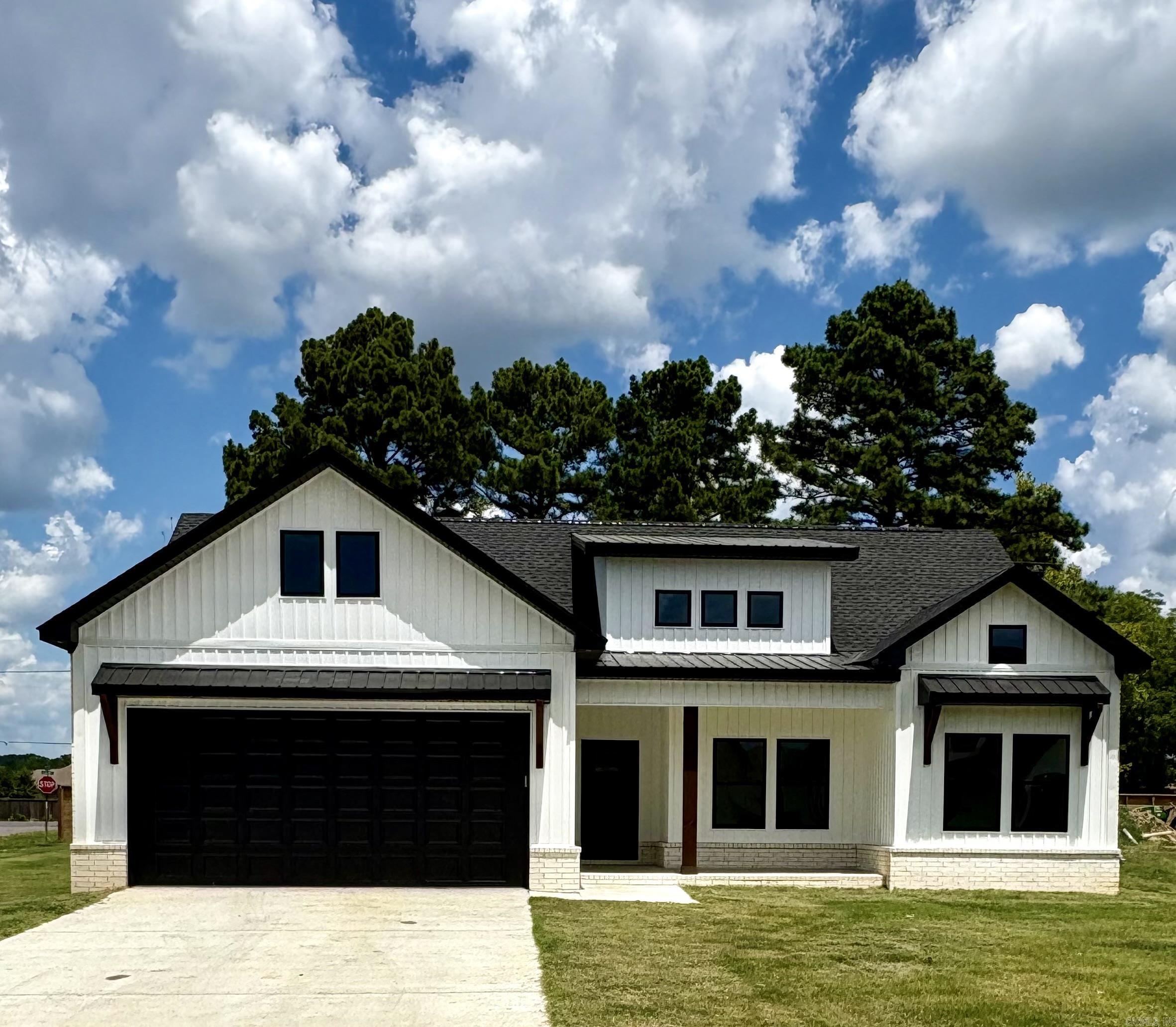 1 Dragonfly Cove Greenbrier, AR 72058
