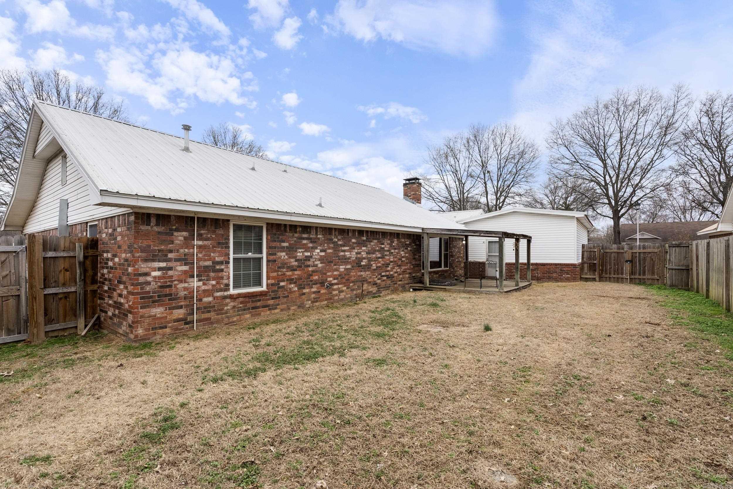 1915  Arrowhead Lane  Conway, AR