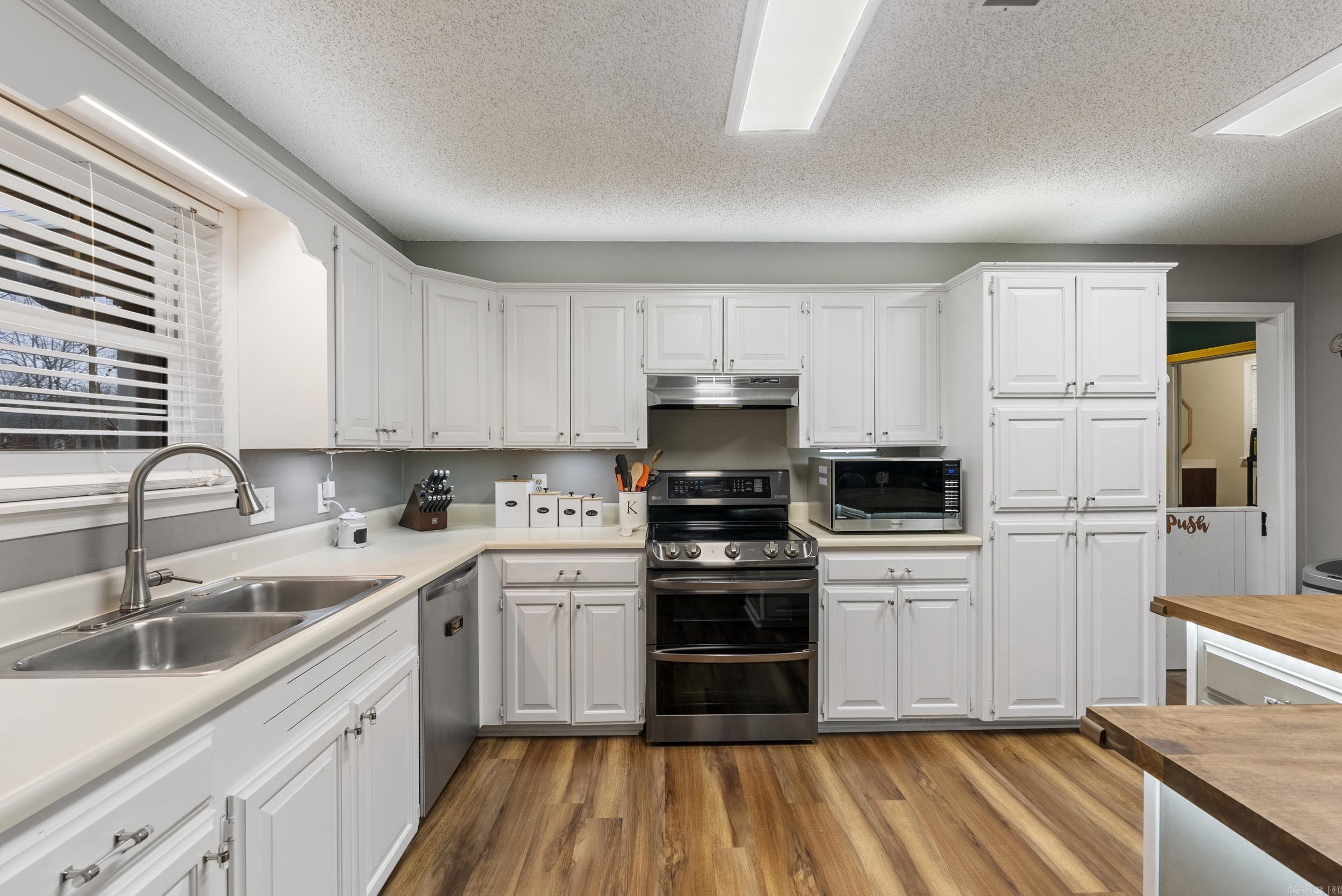 1915  Arrowhead Lane  Conway, AR