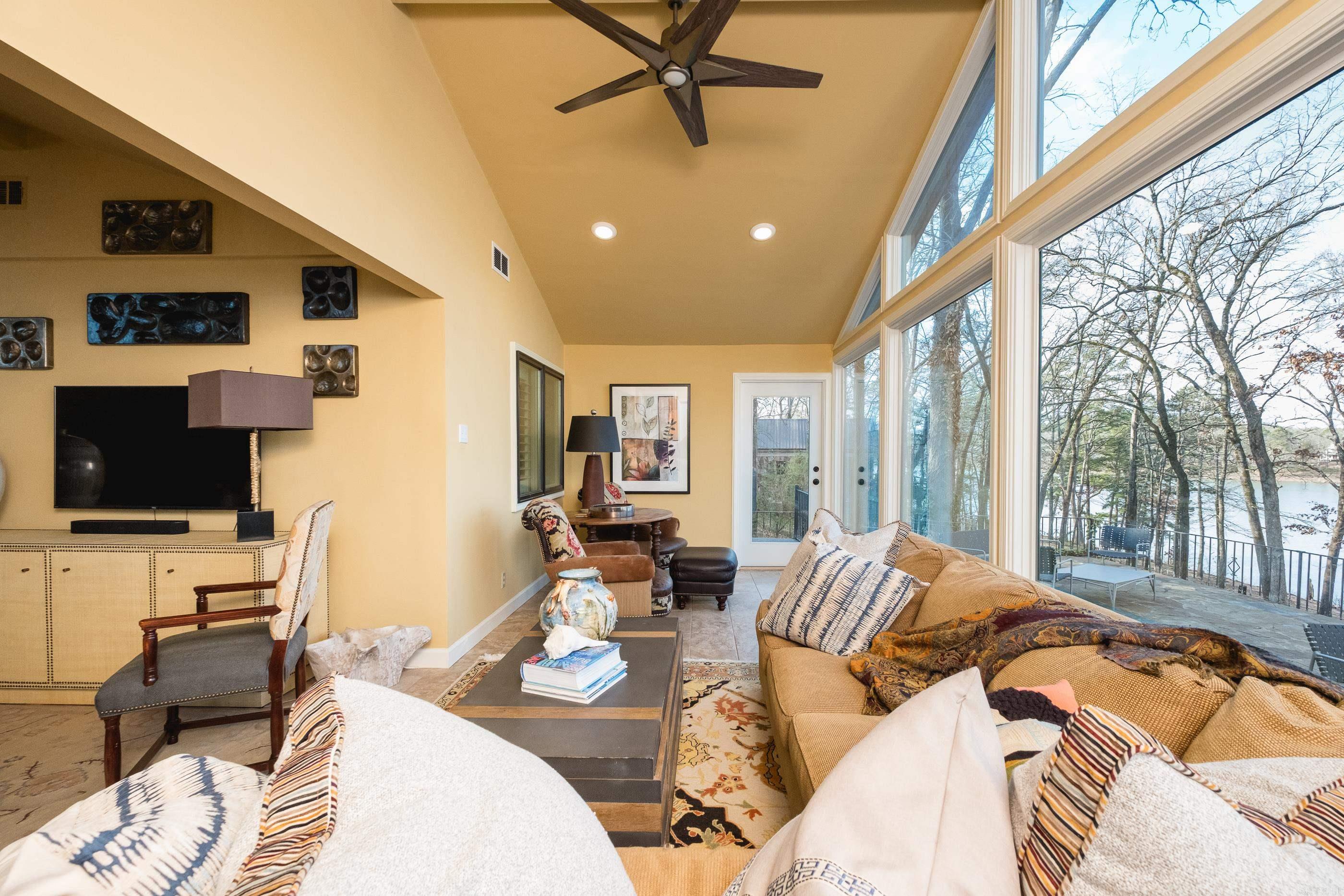114  Tennyson  Greers Ferry, AR