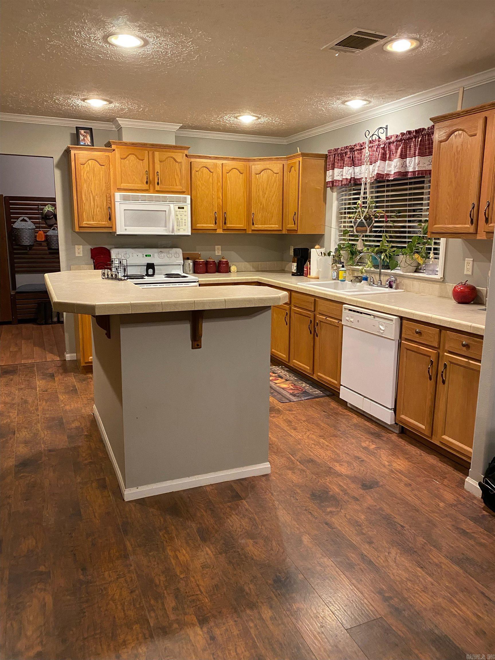 97 Acorn Hollow Ln  Pine Bluff, AR