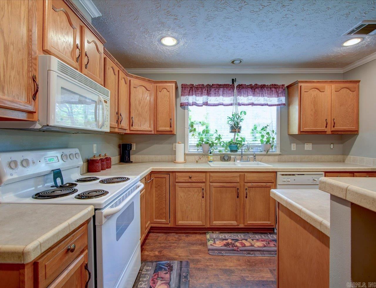 97 Acorn Hollow Ln Pine Bluff, AR 71603