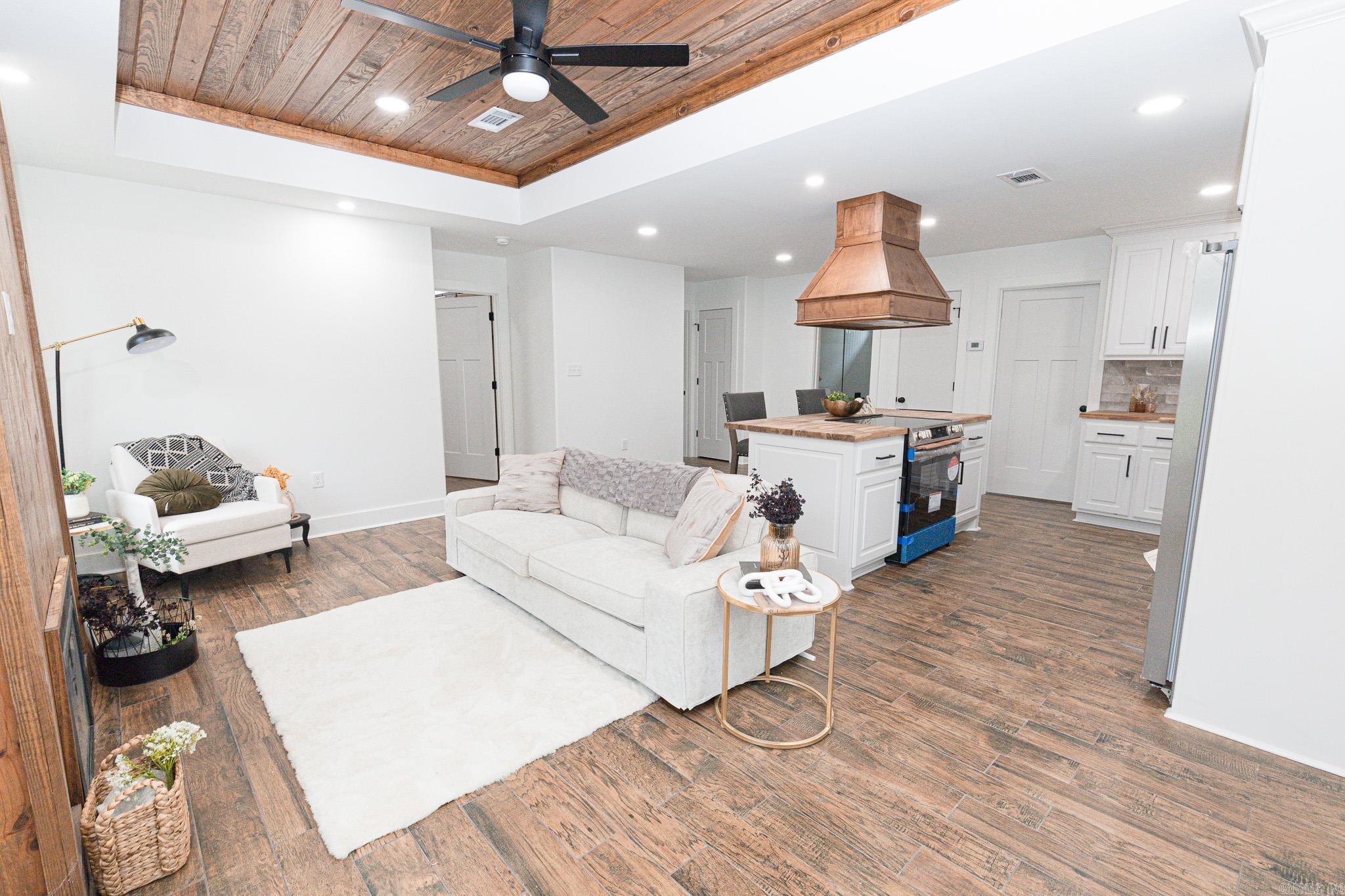 8101  Sulphur Springs  Pine Bluff, AR