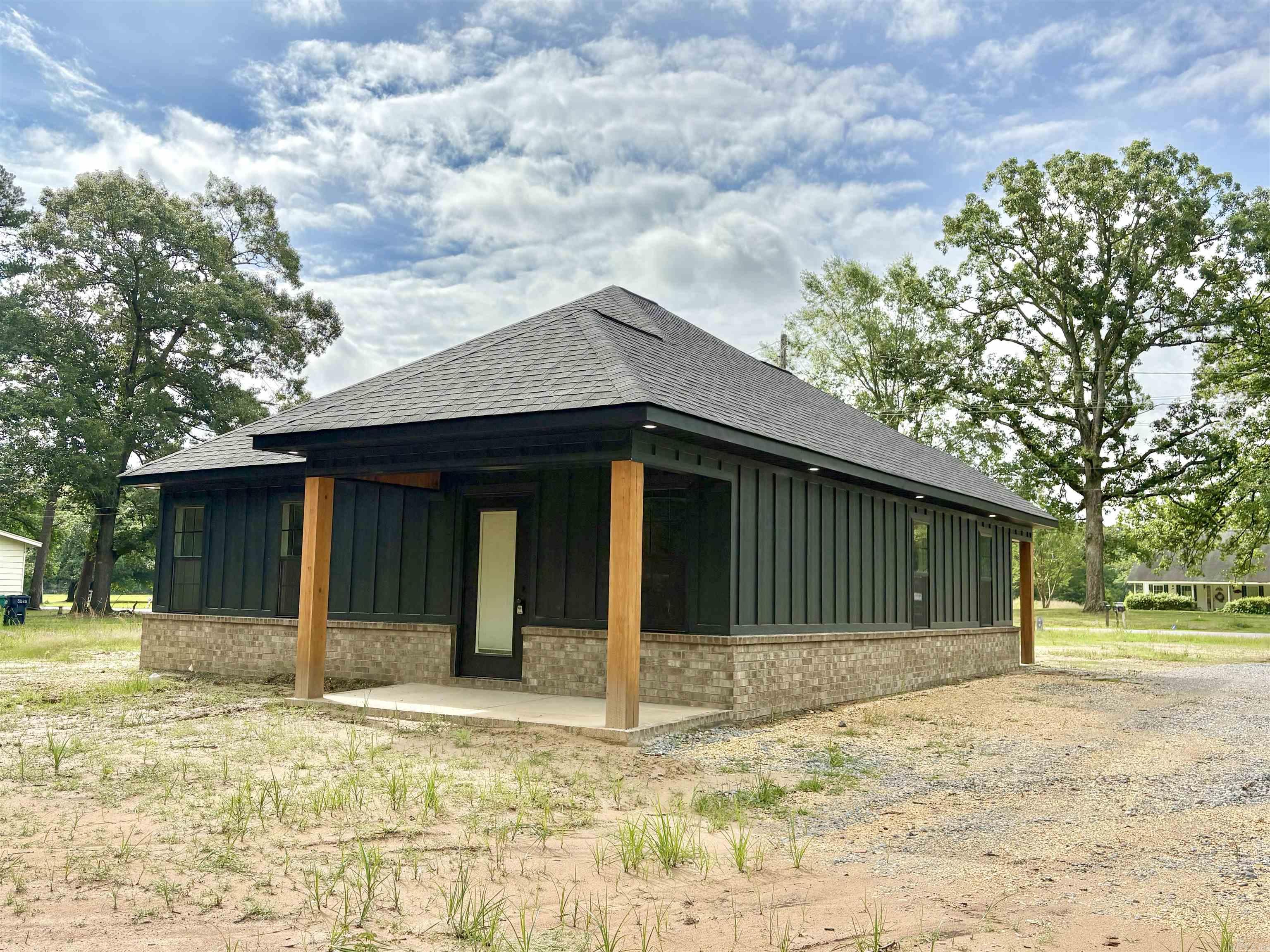 8101 Sulphur Springs  Pine Bluff, AR