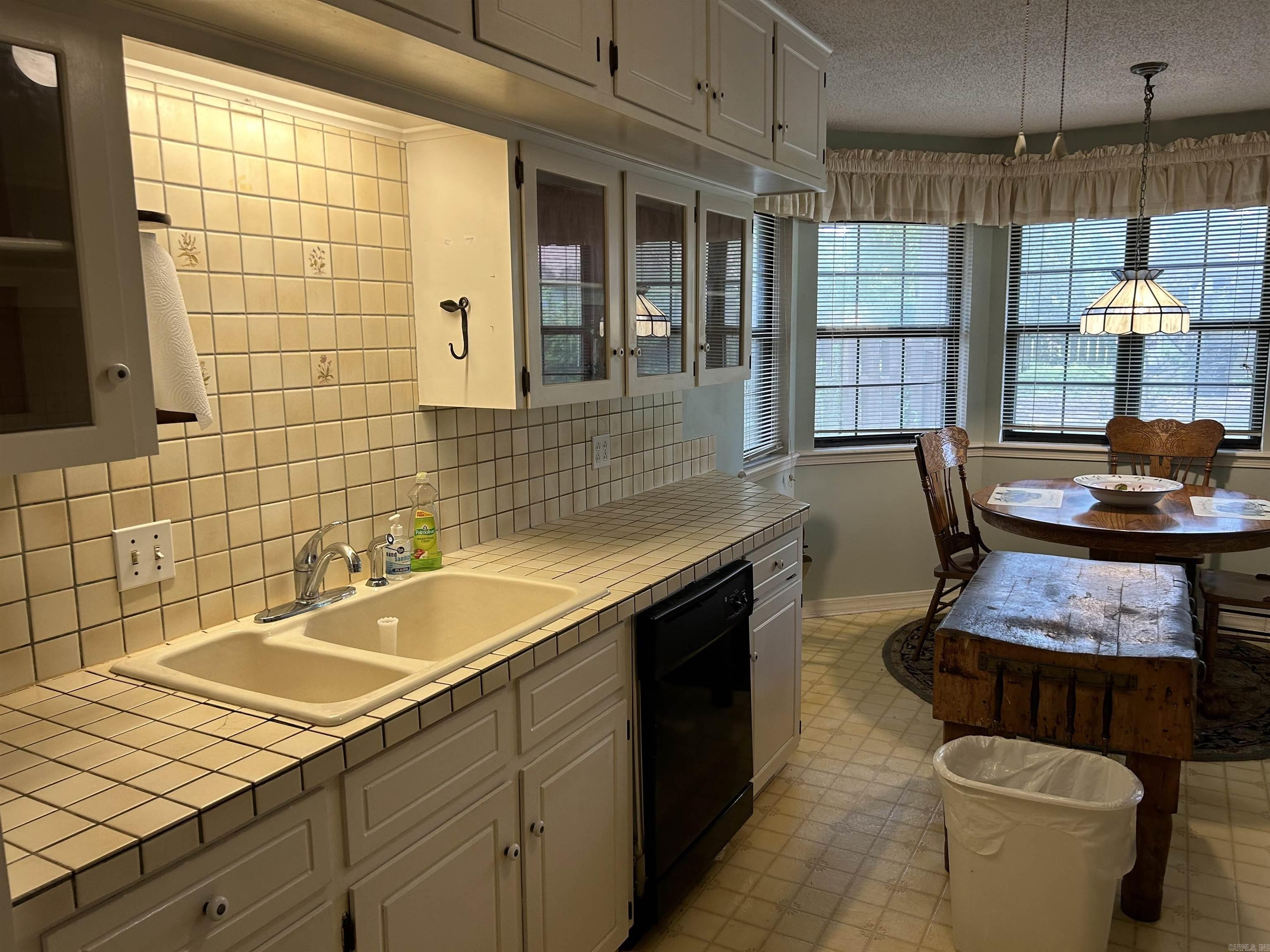 617  EDINBURGH  Jacksonville, AR