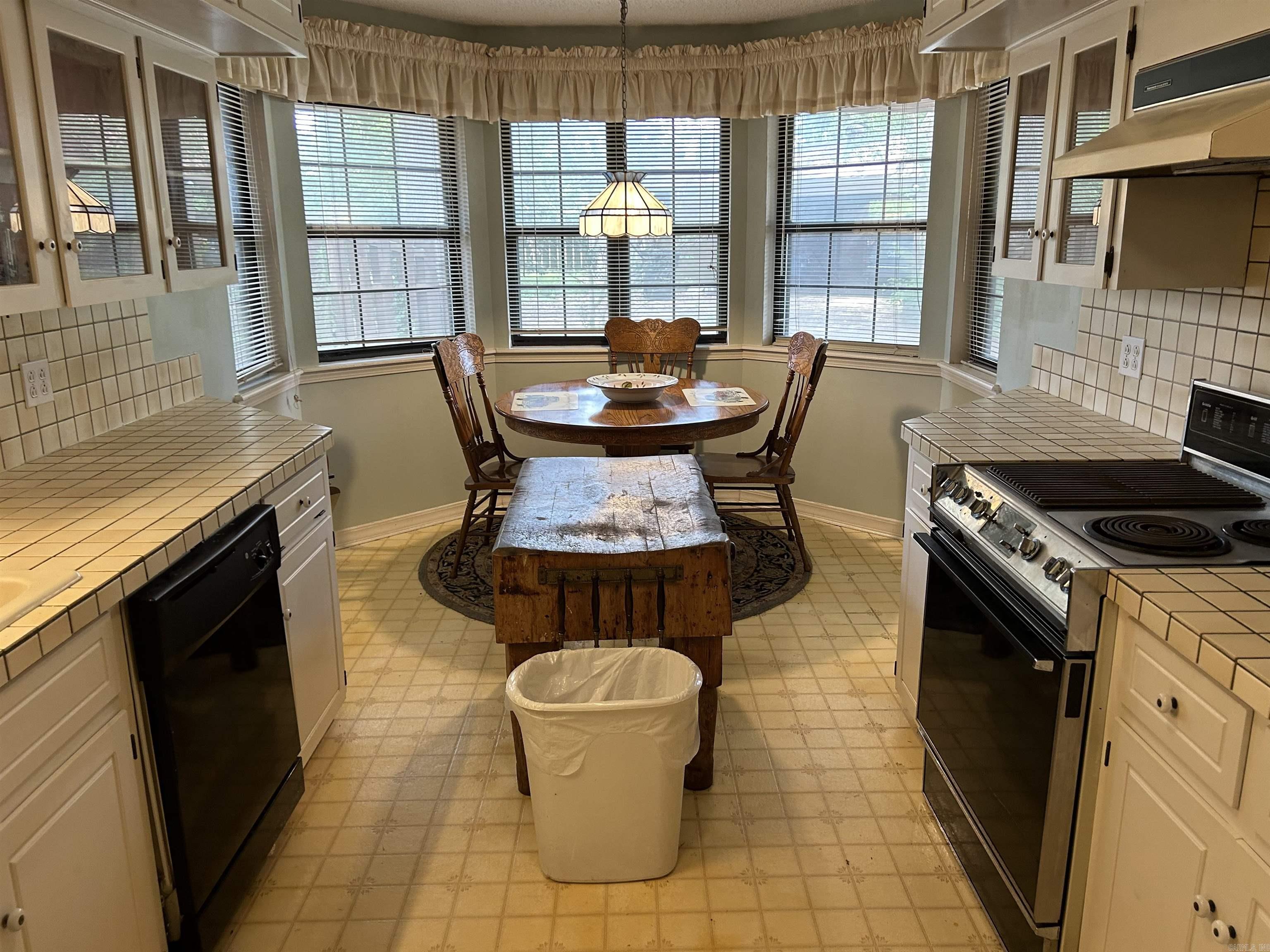 617  EDINBURGH  Jacksonville, AR