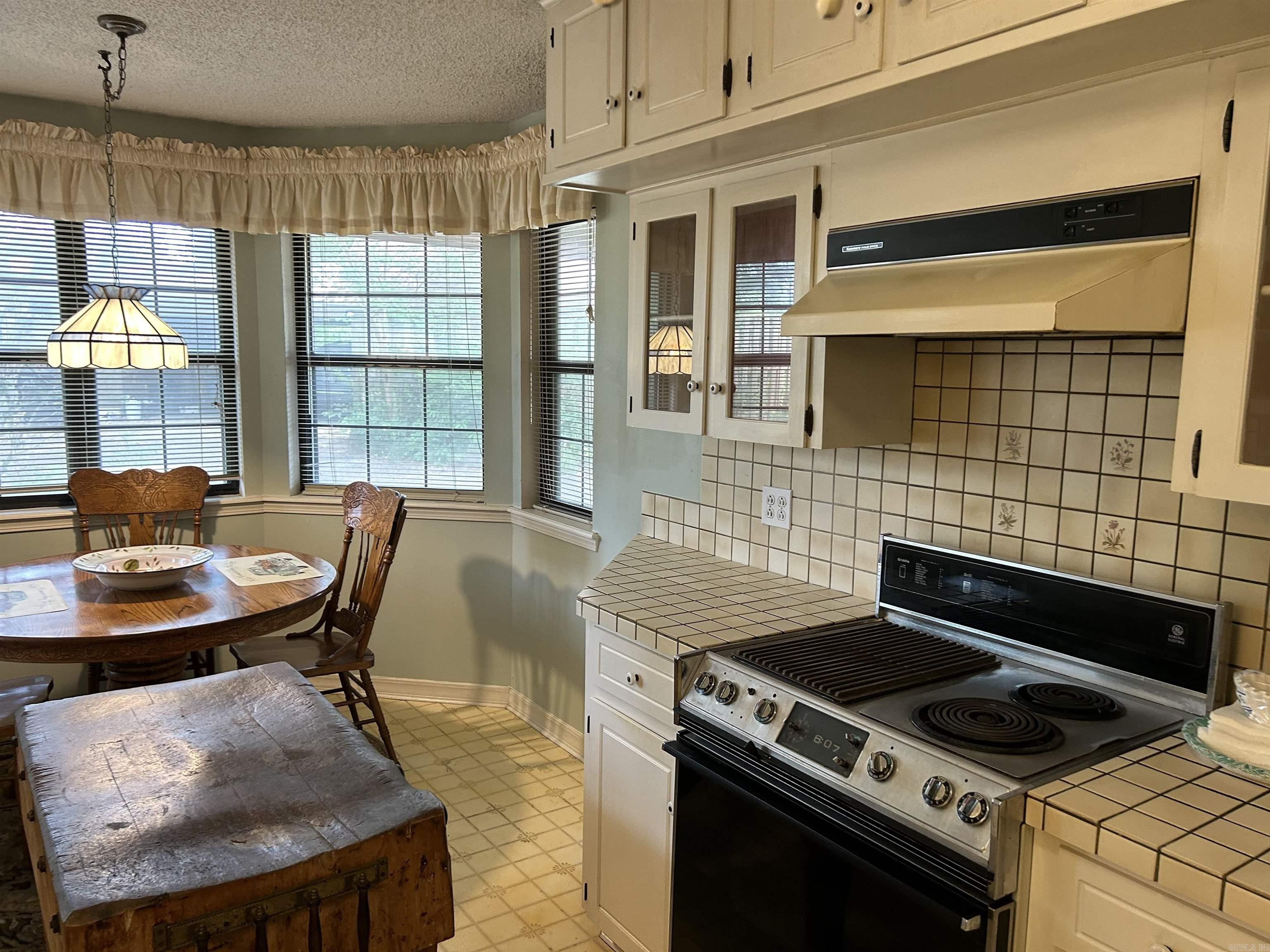 617  EDINBURGH  Jacksonville, AR