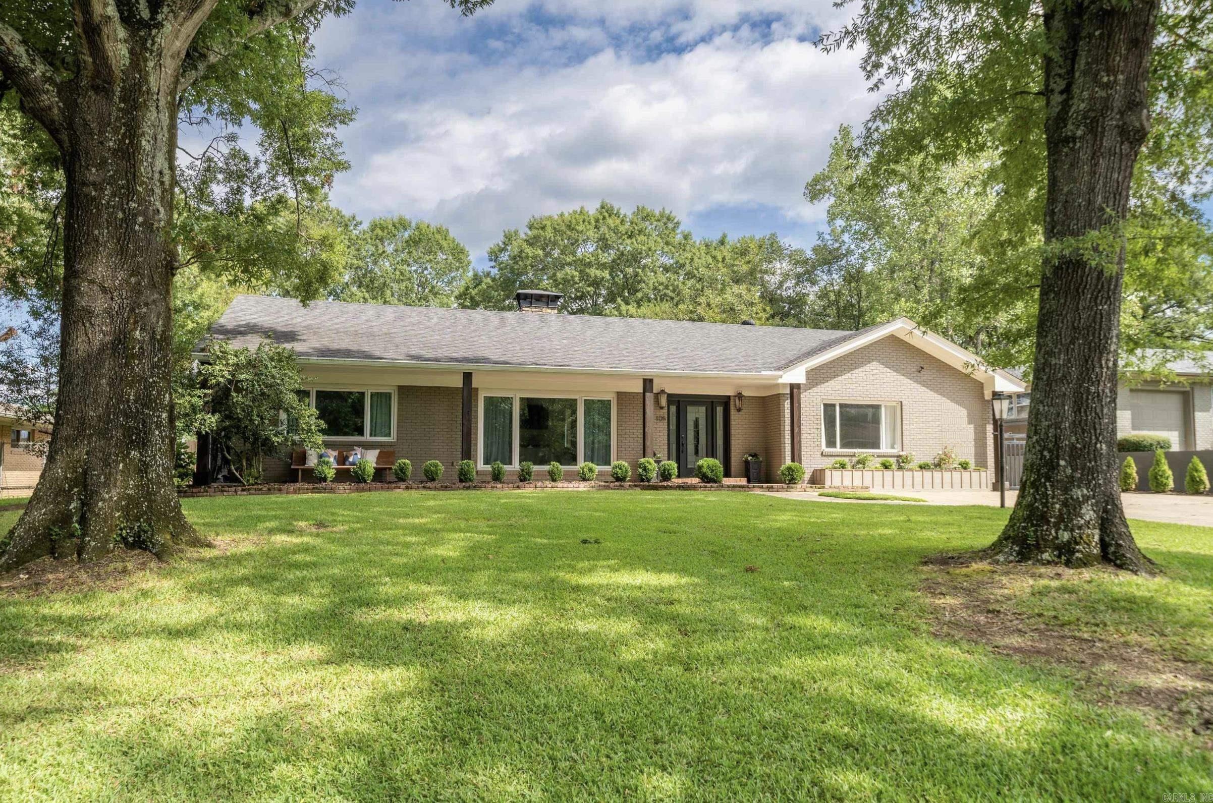 105  Bellaire  Hot Springs, AR