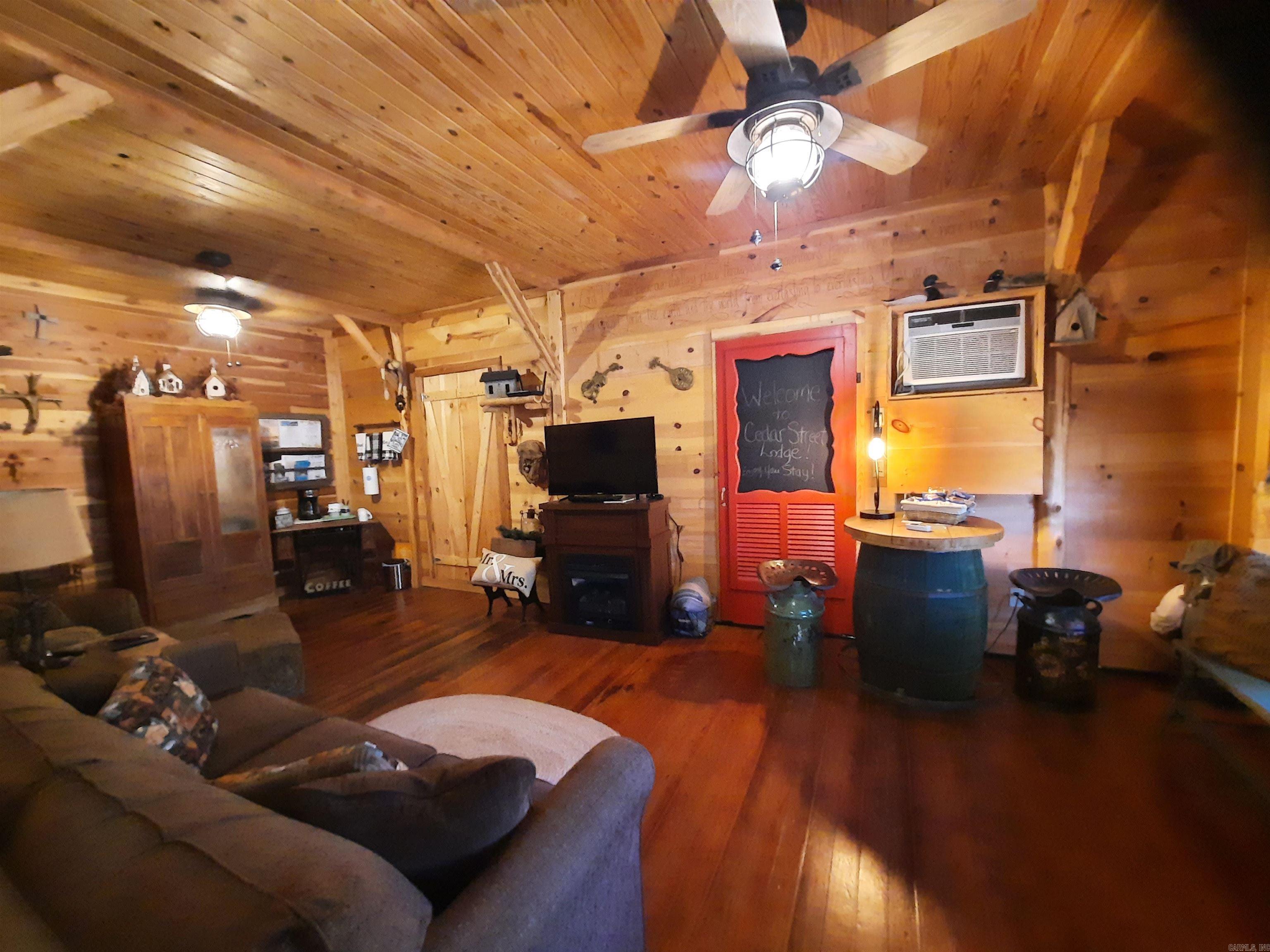 406  Cedar  Mountain View, AR