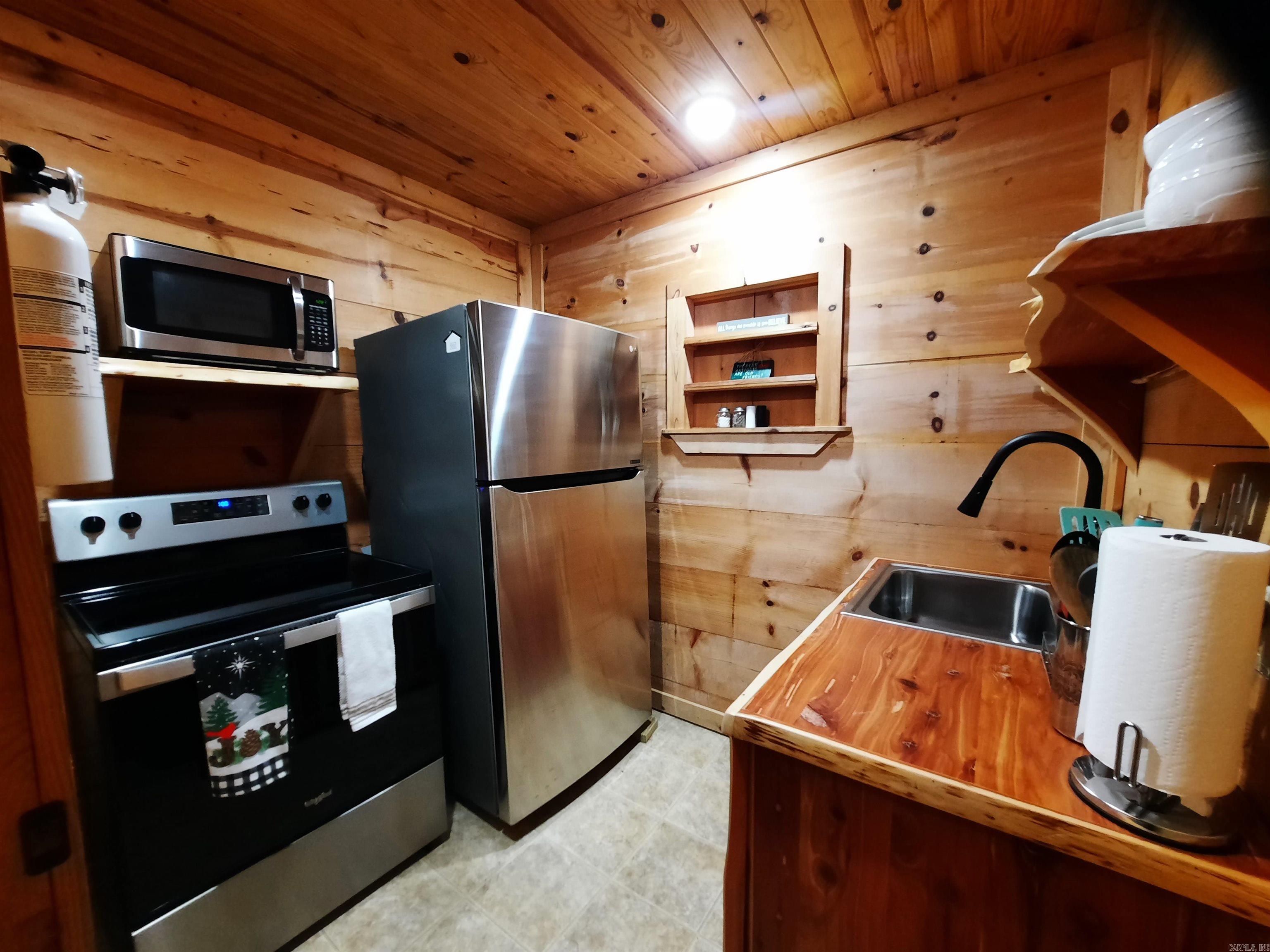 406  Cedar  Mountain View, AR