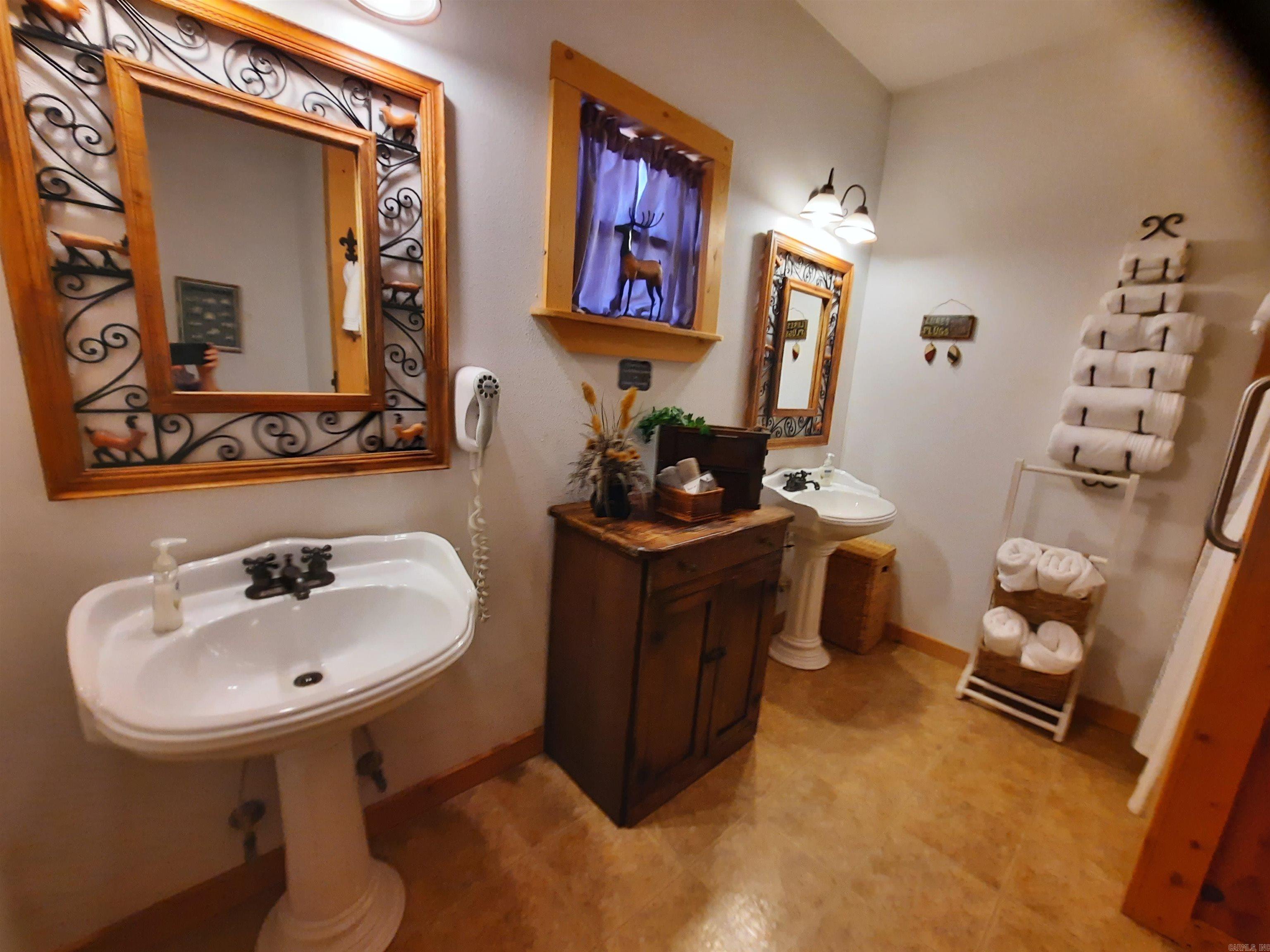 406  Cedar  Mountain View, AR