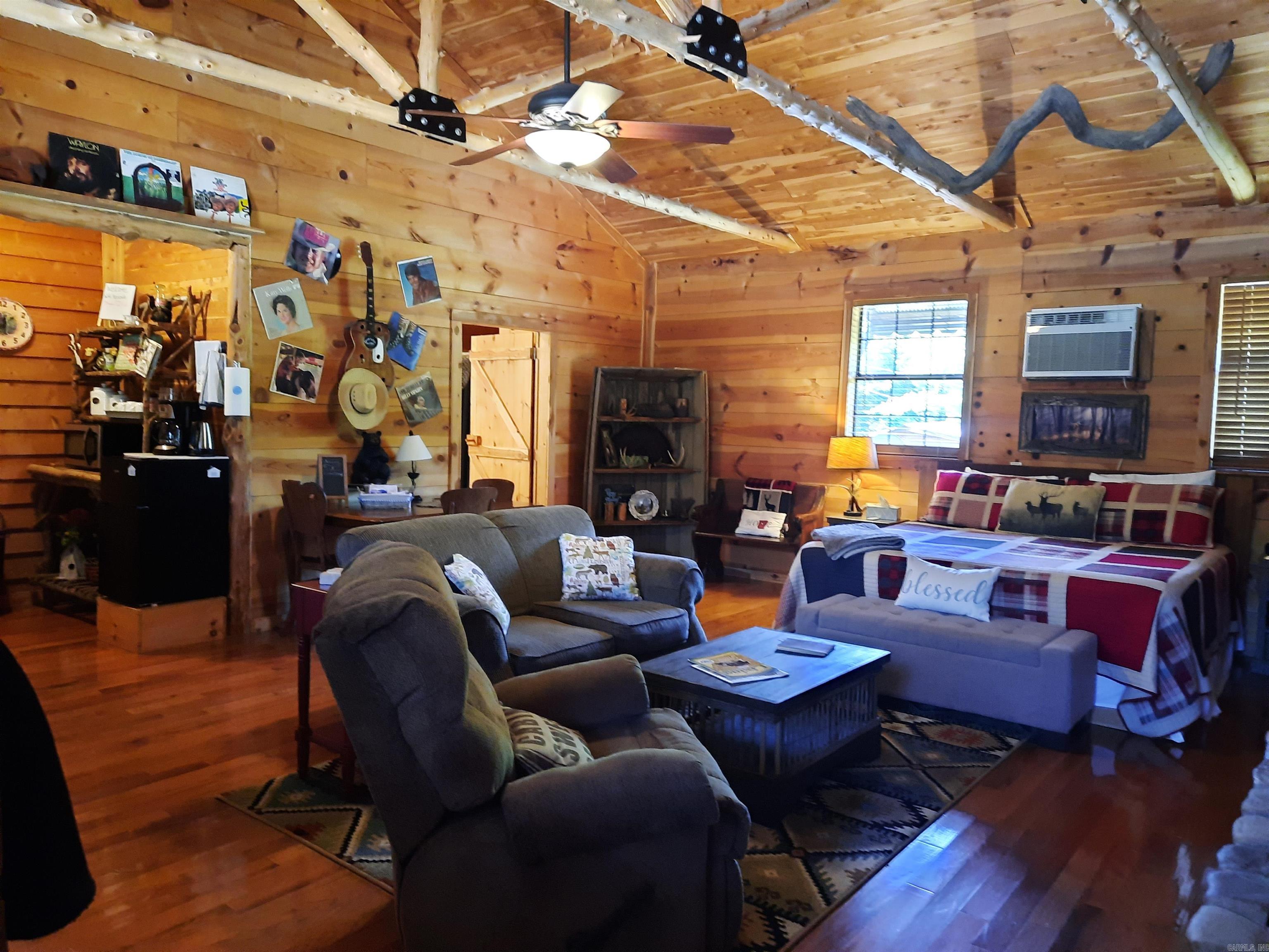 406  Cedar  Mountain View, AR