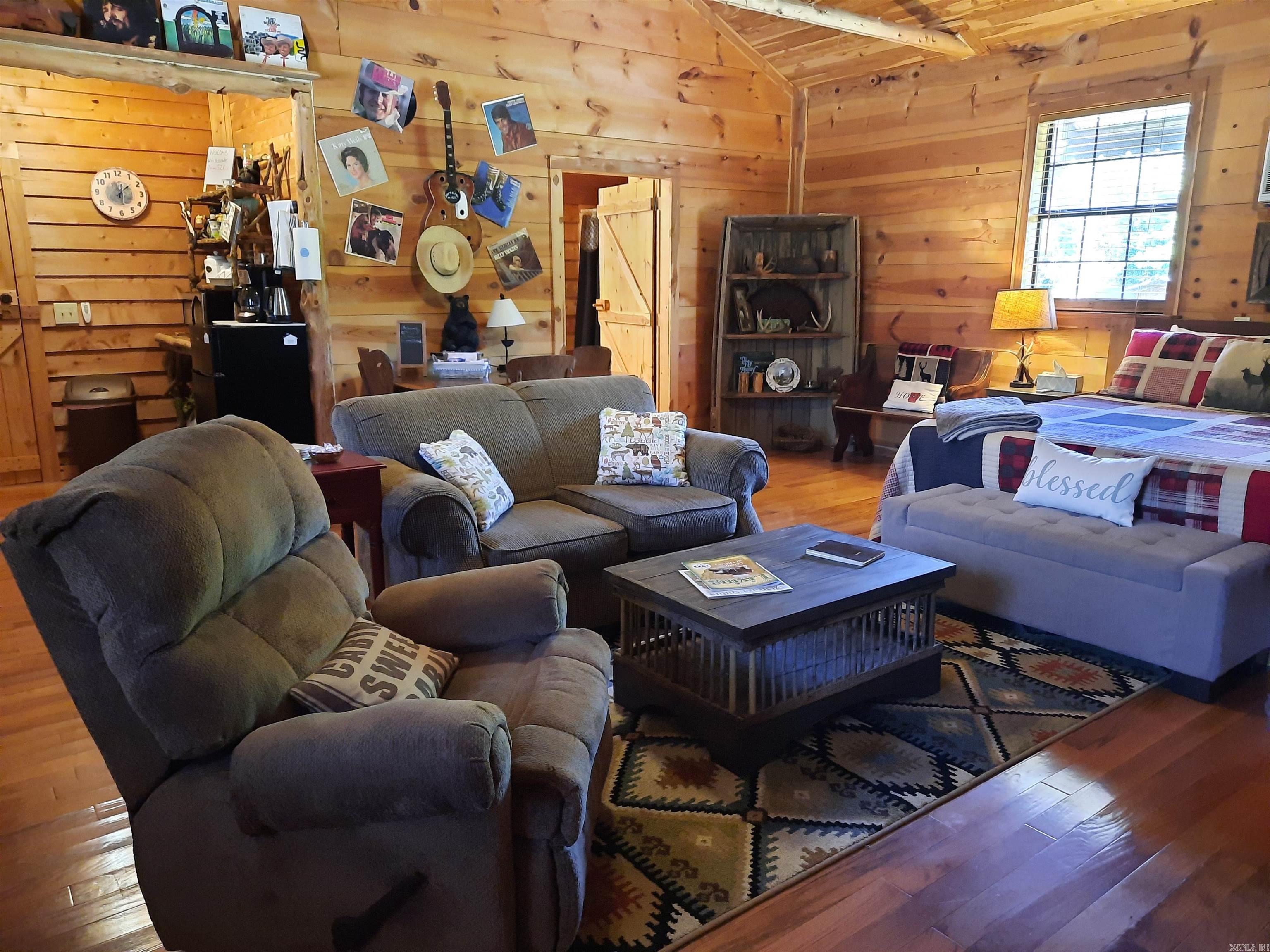 406  Cedar  Mountain View, AR