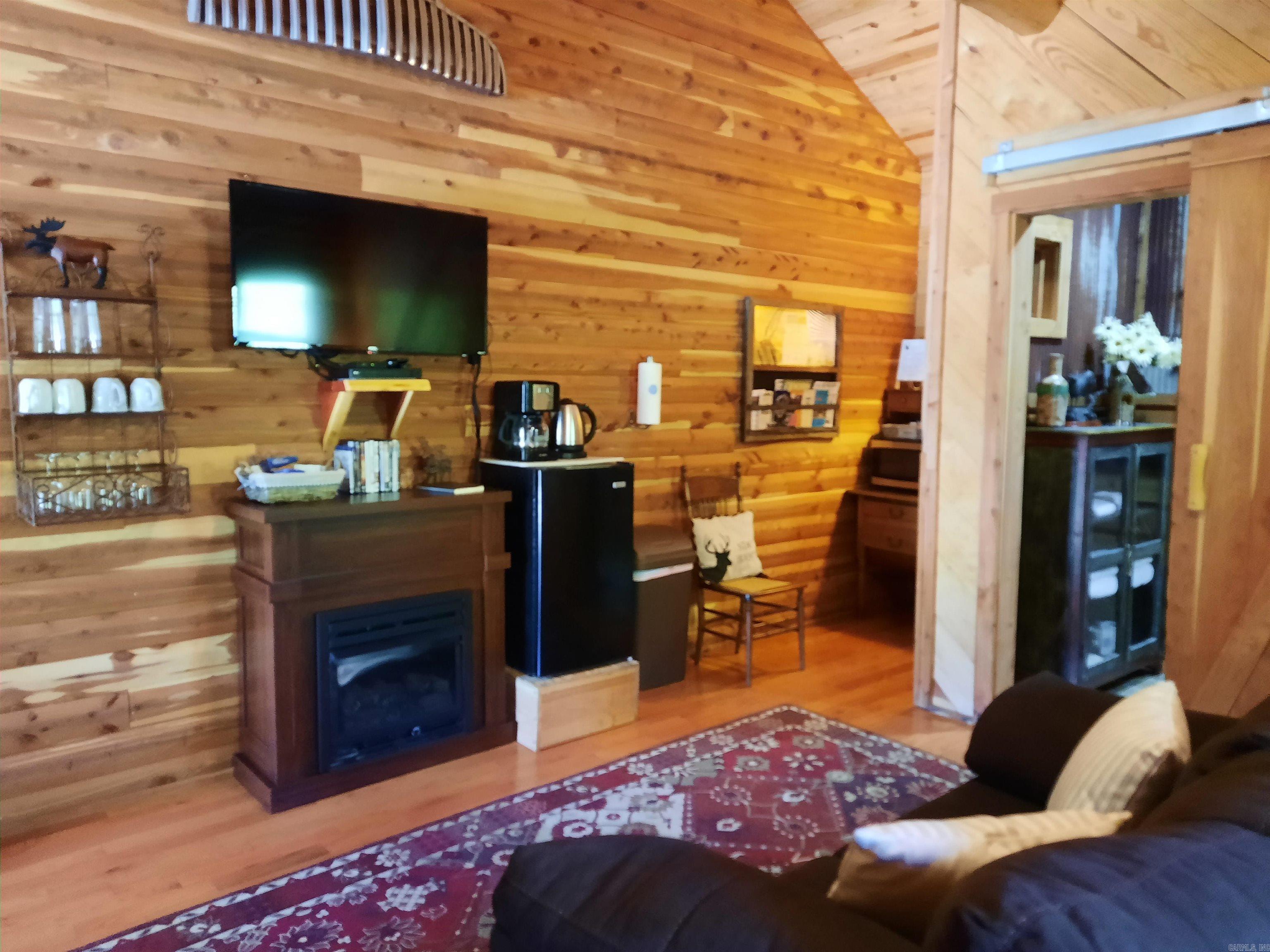 406  Cedar  Mountain View, AR