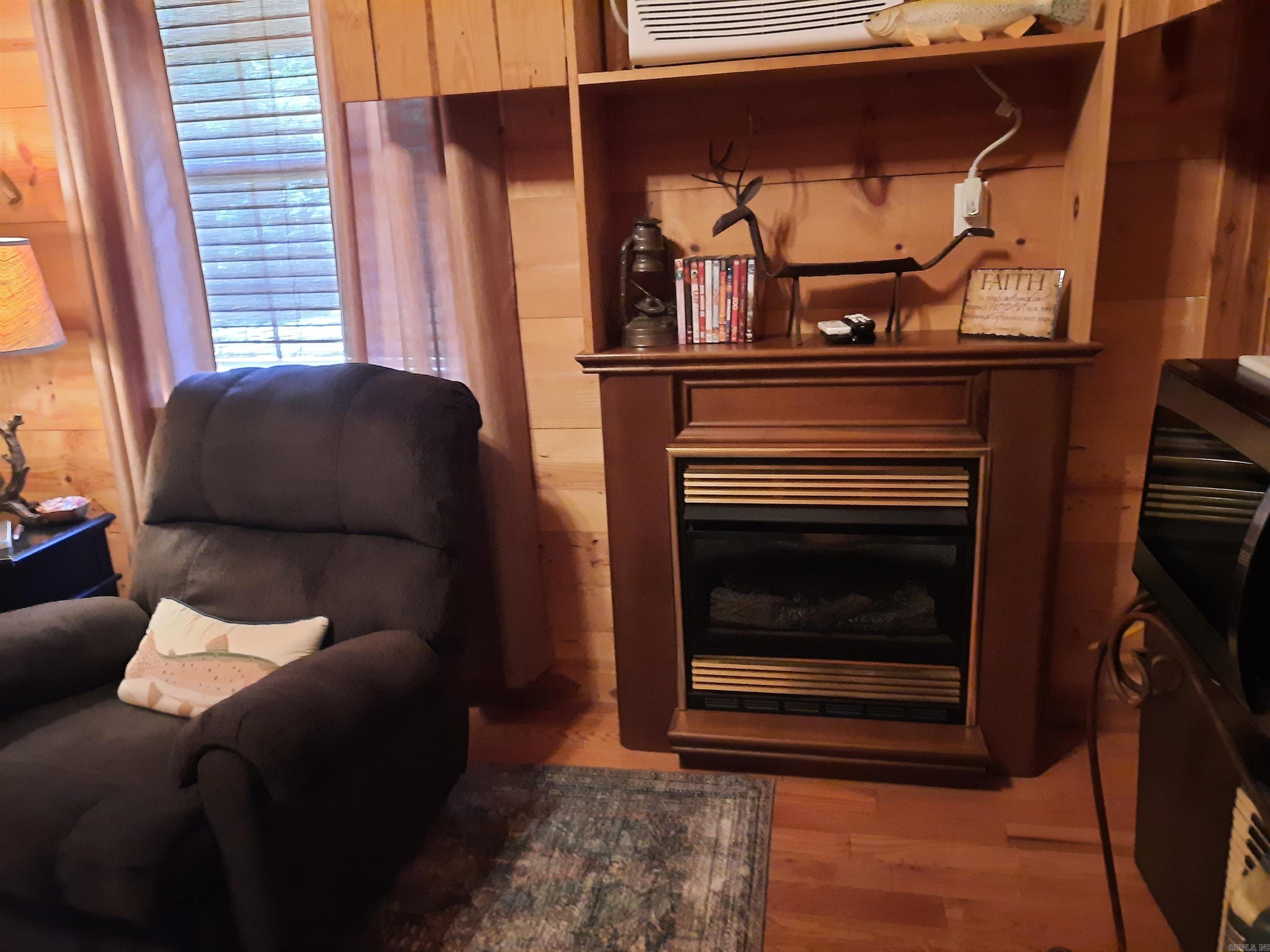 406  Cedar  Mountain View, AR