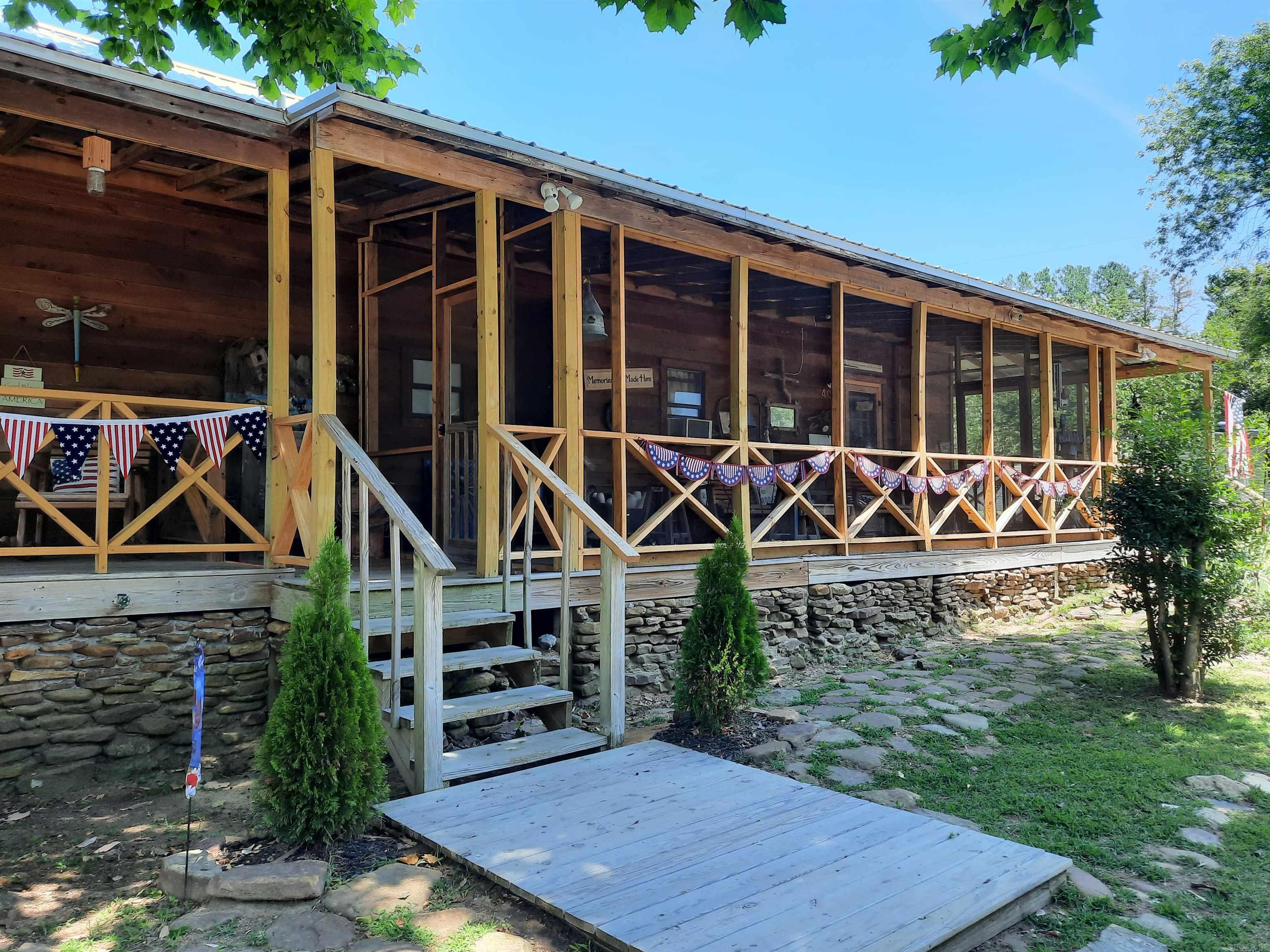 406  Cedar  Mountain View, AR