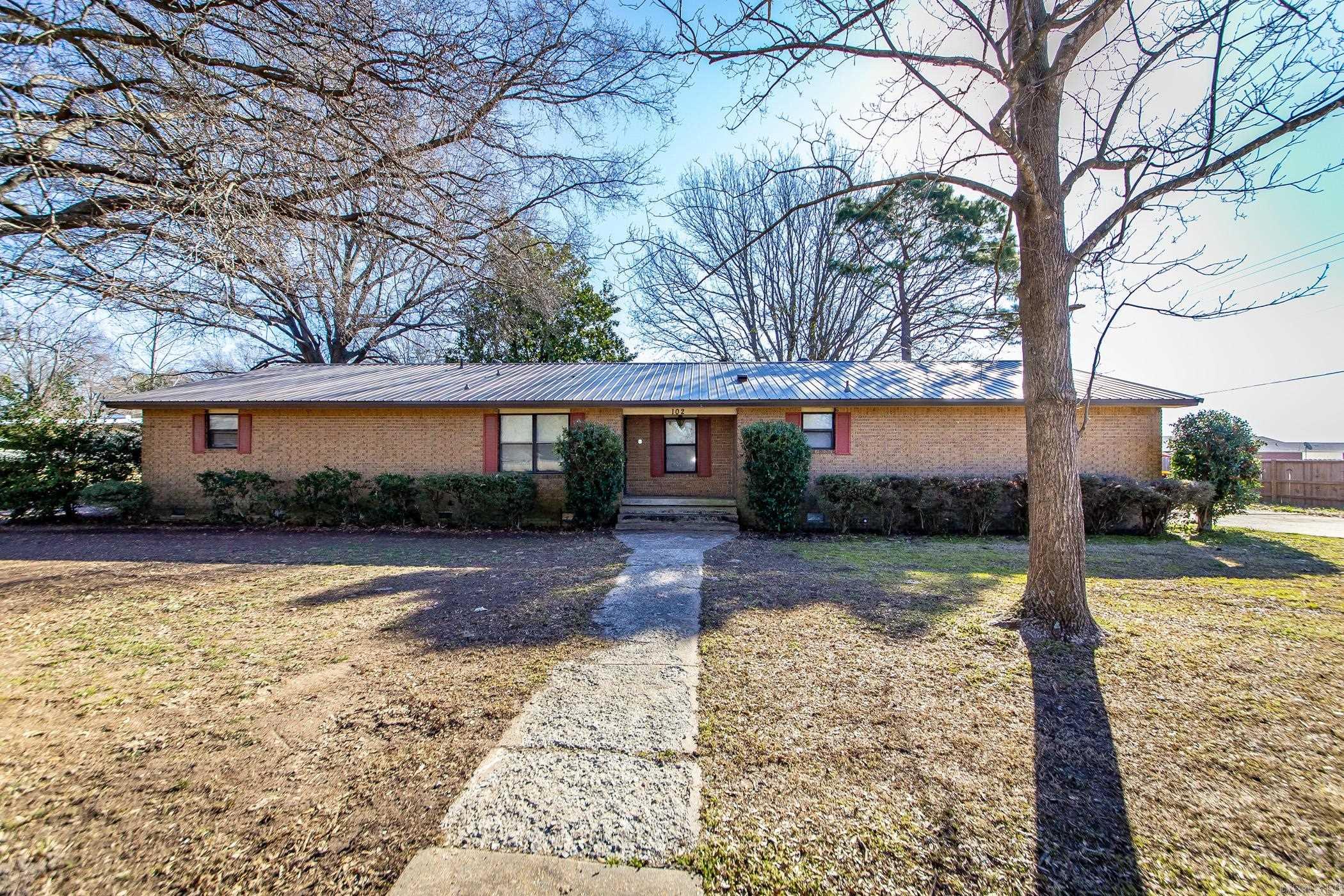 102  Walnut  England, AR