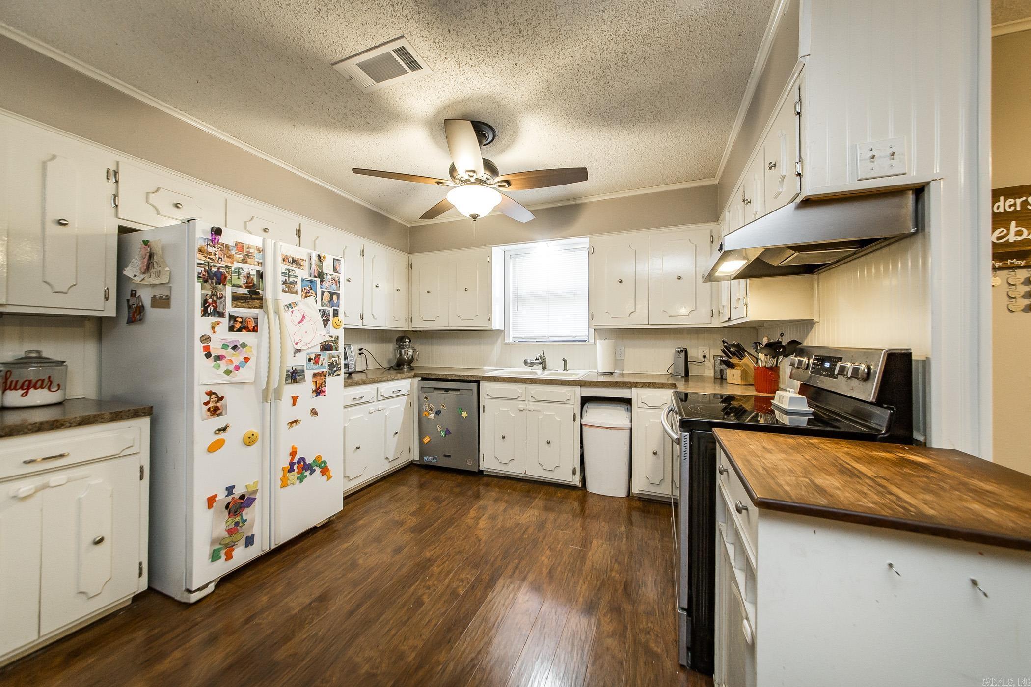 102  Walnut  England, AR
