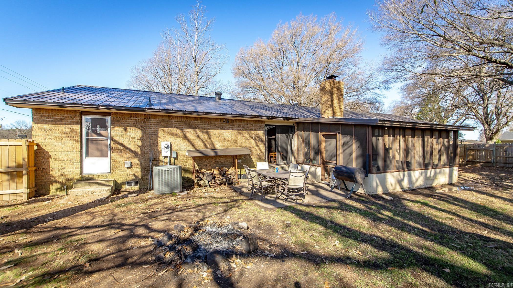 102  Walnut  England, AR