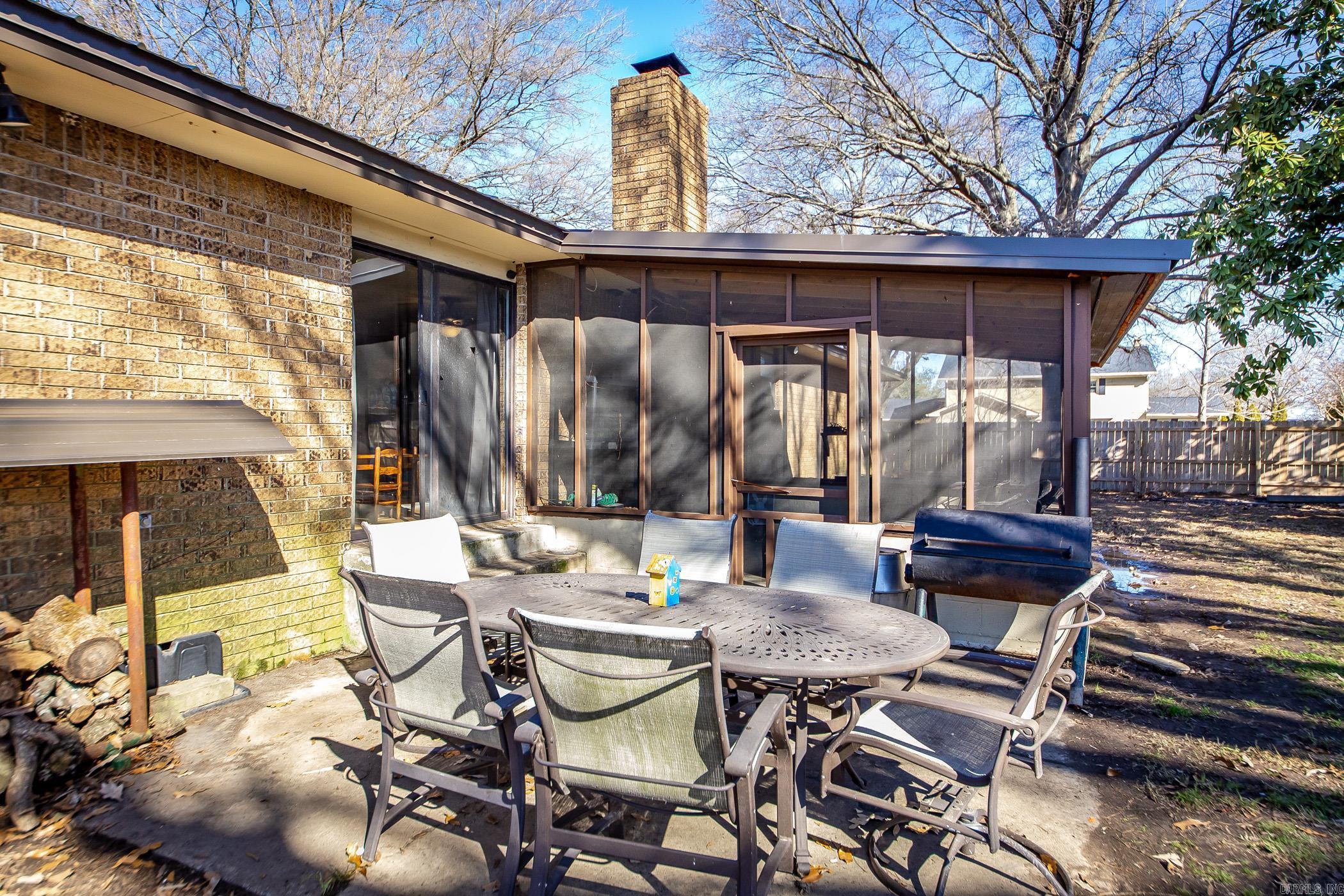 102  Walnut  England, AR