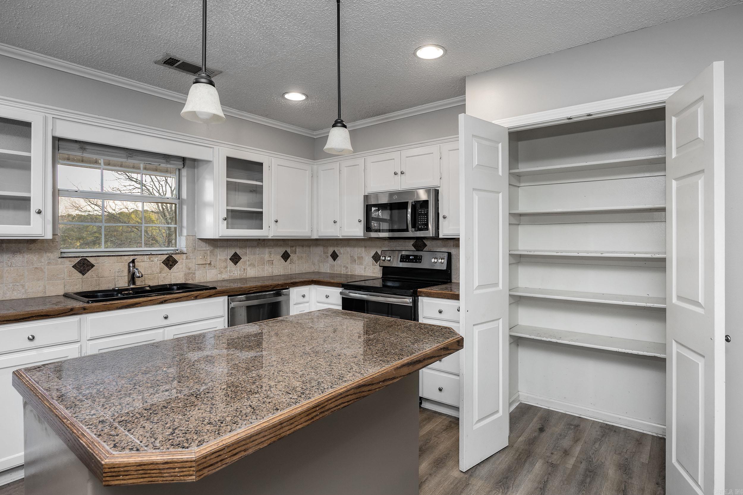 40  Vantage  Maumelle, AR