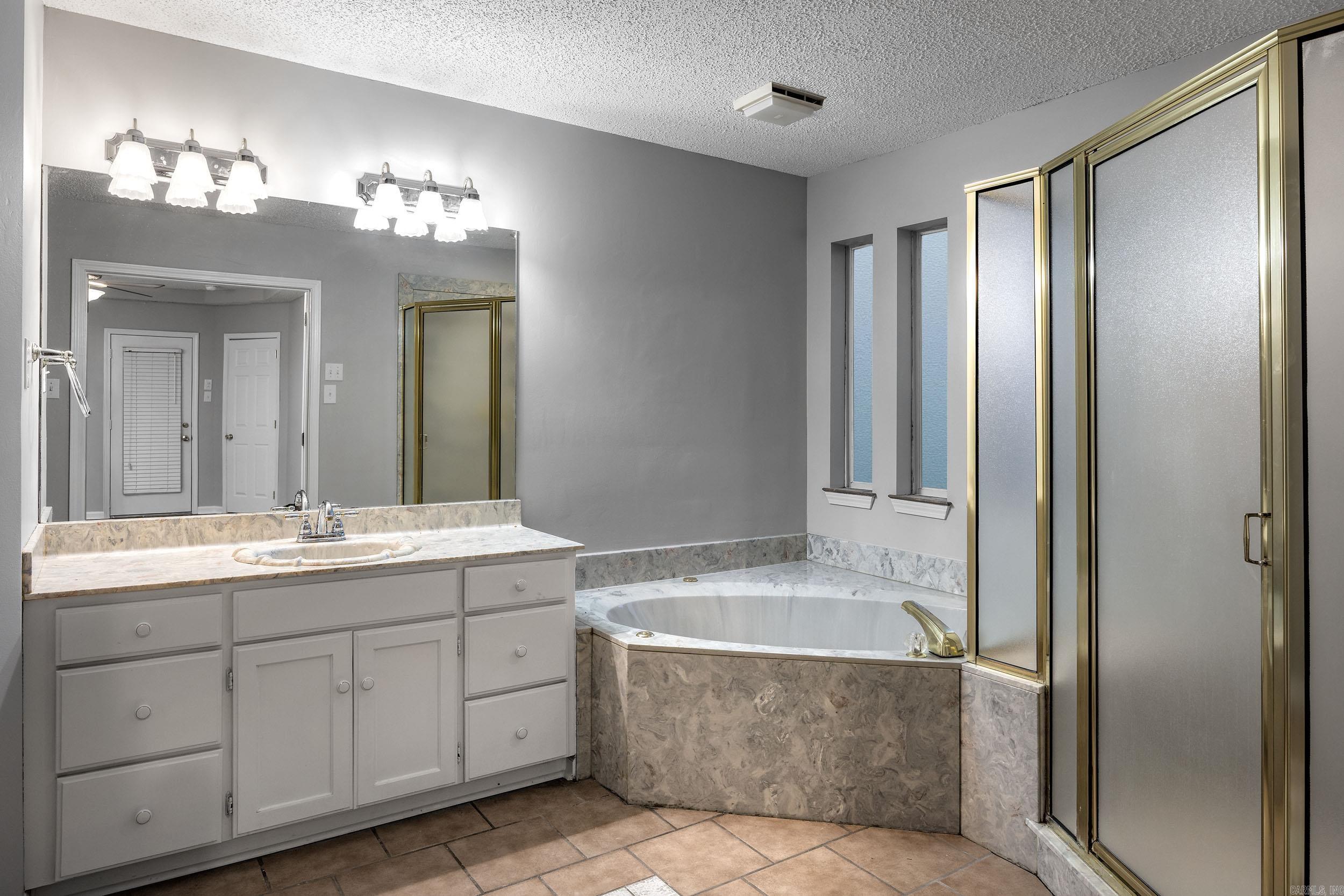 40  Vantage  Maumelle, AR