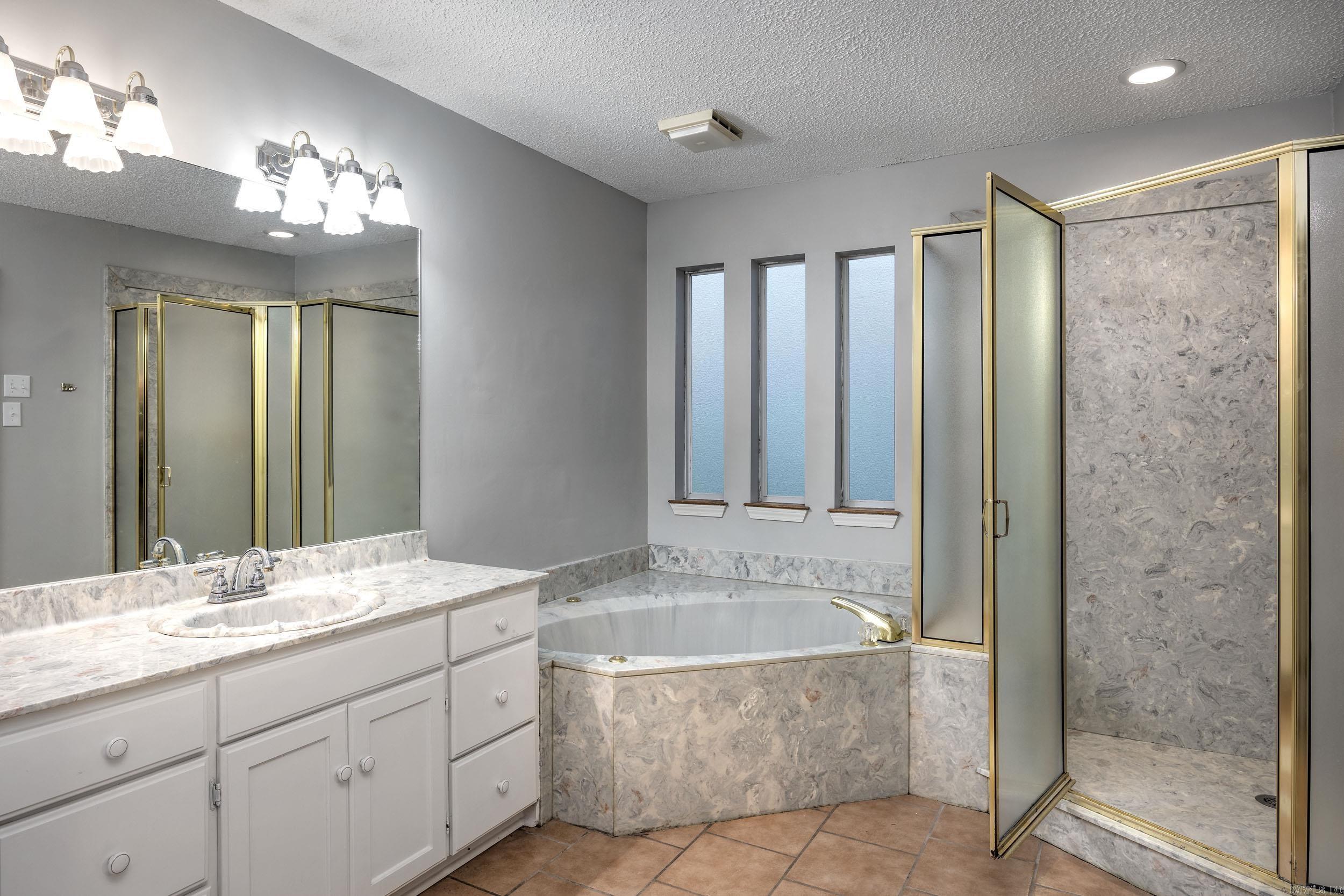 40  Vantage  Maumelle, AR