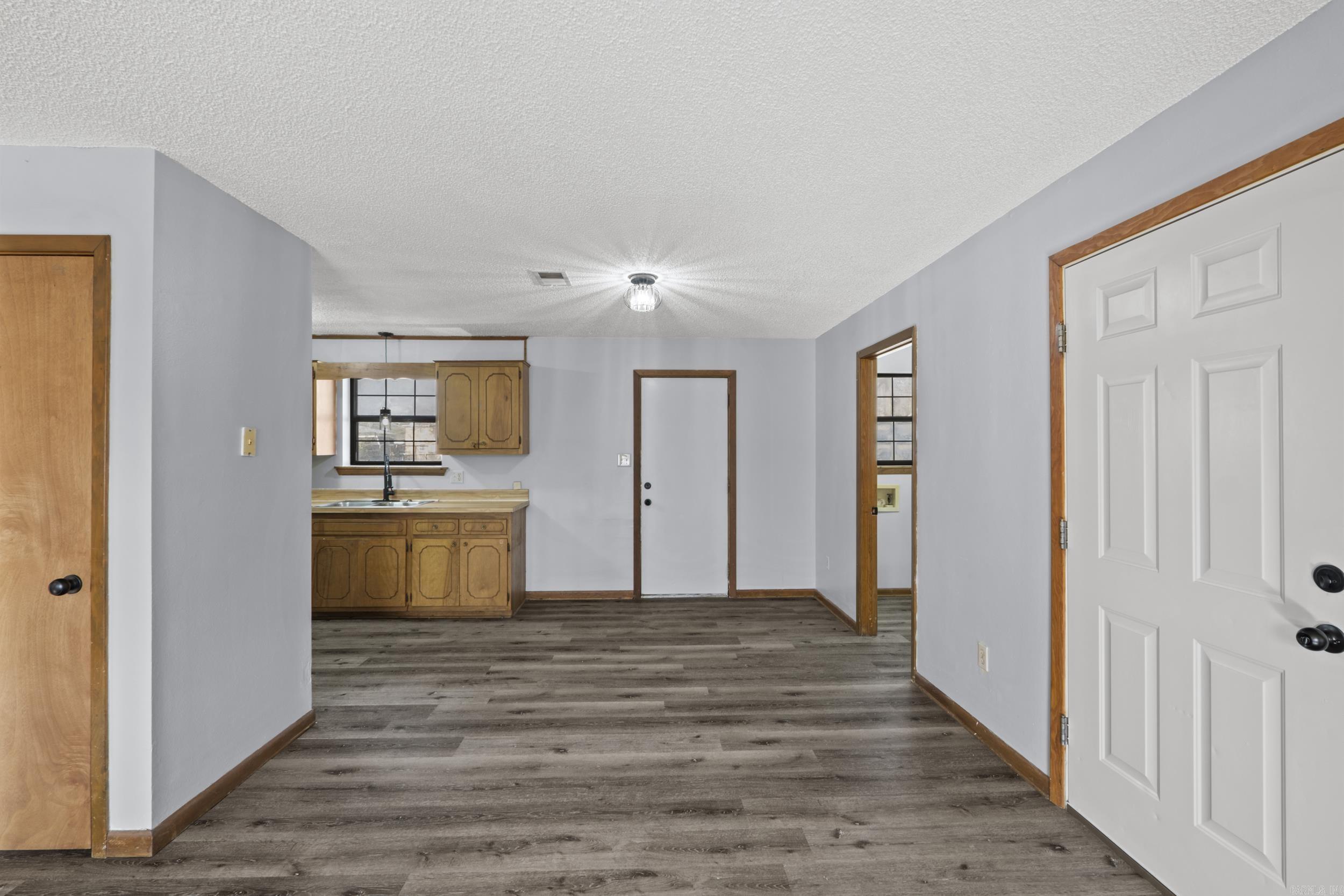 1401  Doris  Searcy, AR