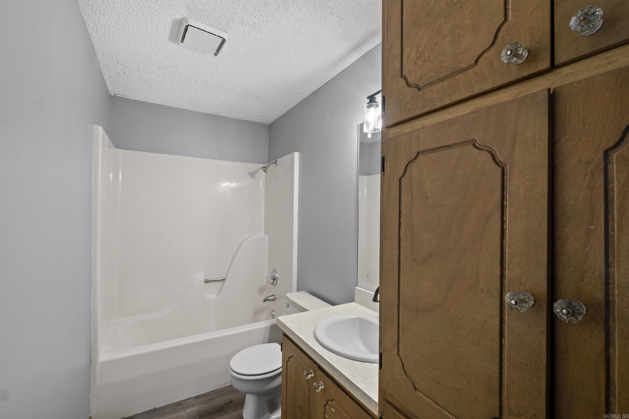 1401  Doris  Searcy, AR