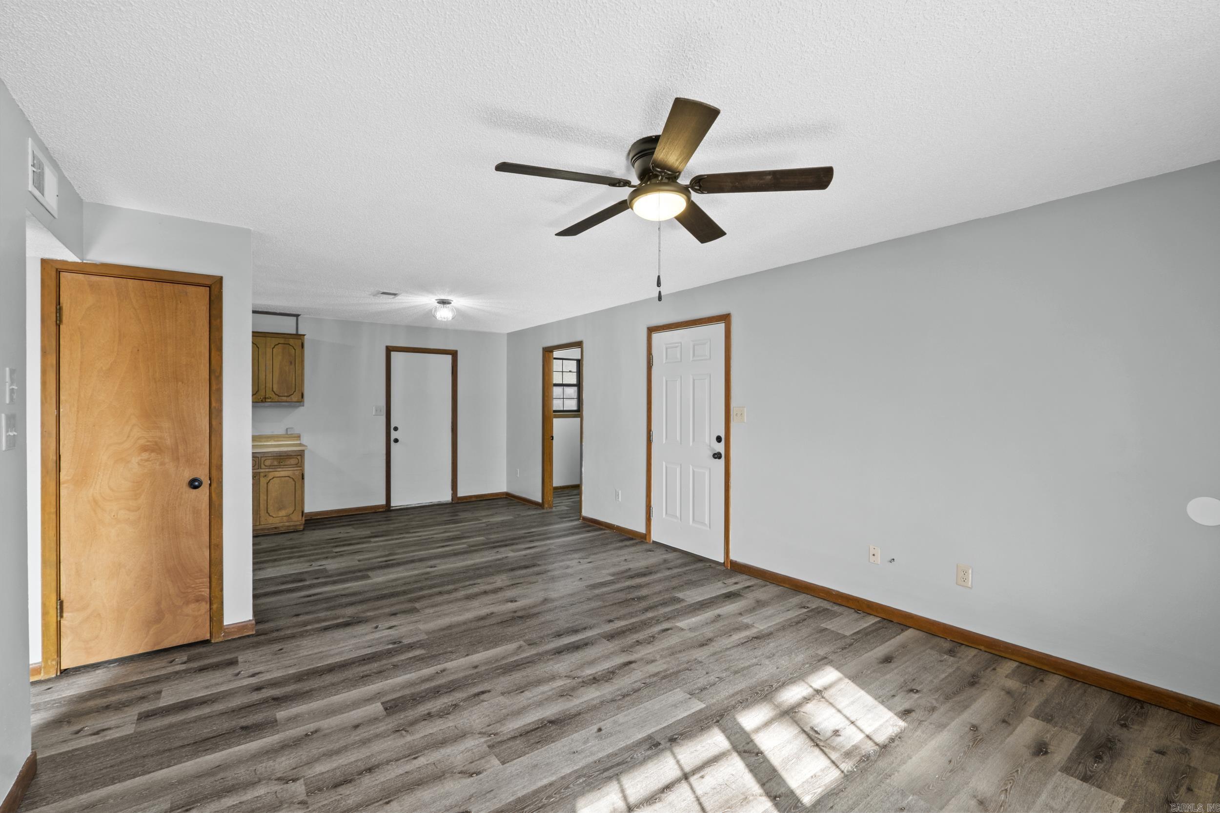 1401  Doris  Searcy, AR